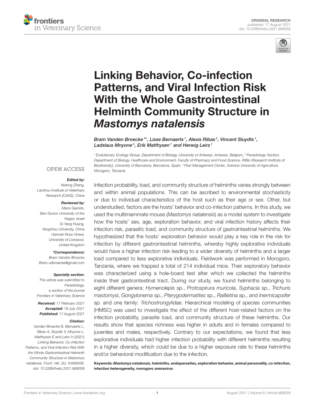 Linking Behavior, Co-Infection Patterns, and Viral Infection Risk with the Whole Gastrointestinal Helminth Community Structure in Mastomys Natalensis