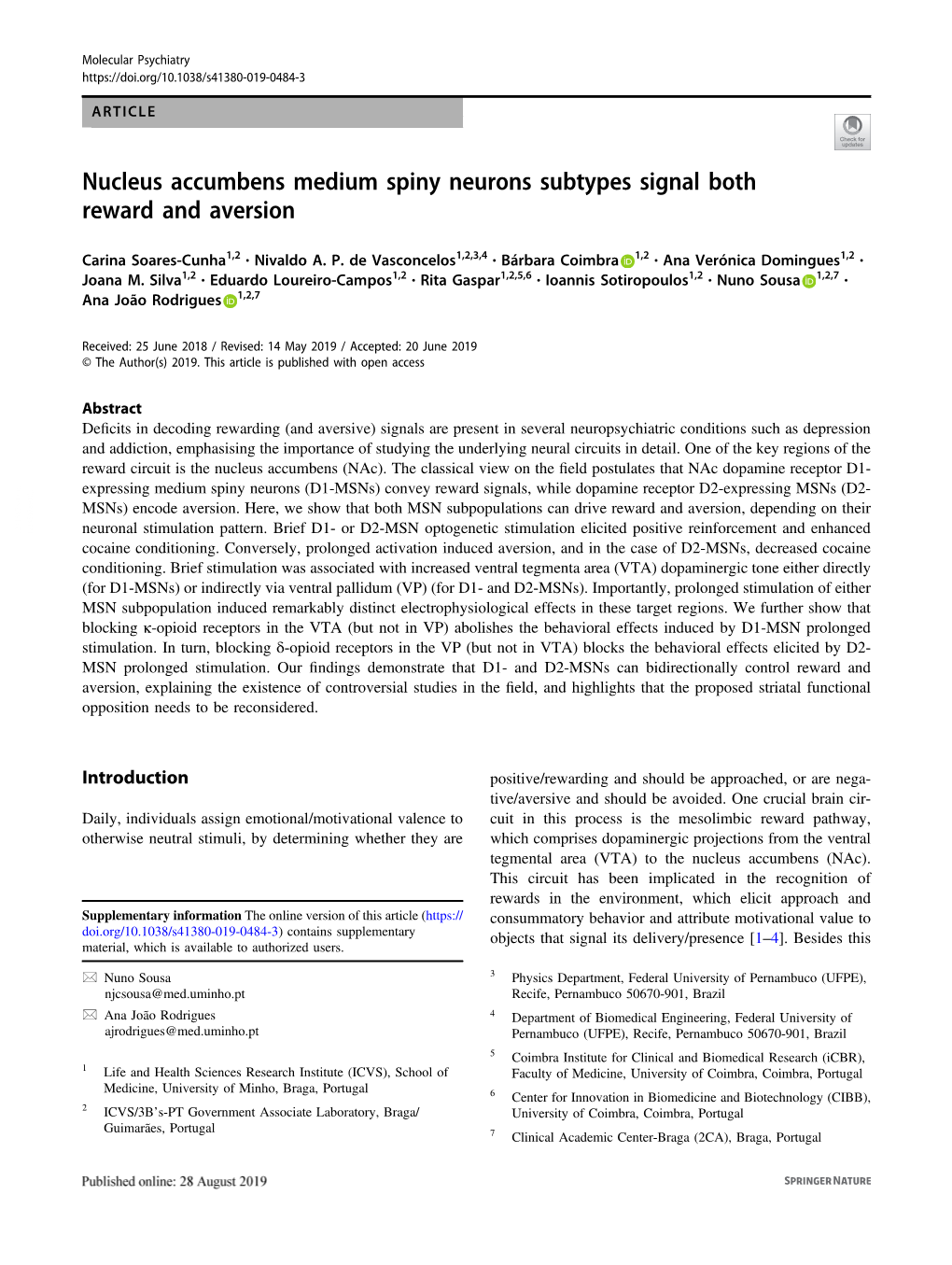 Nucleus Accumbens Medium Spiny Neurons Subtypes Signal Both Reward and Aversion