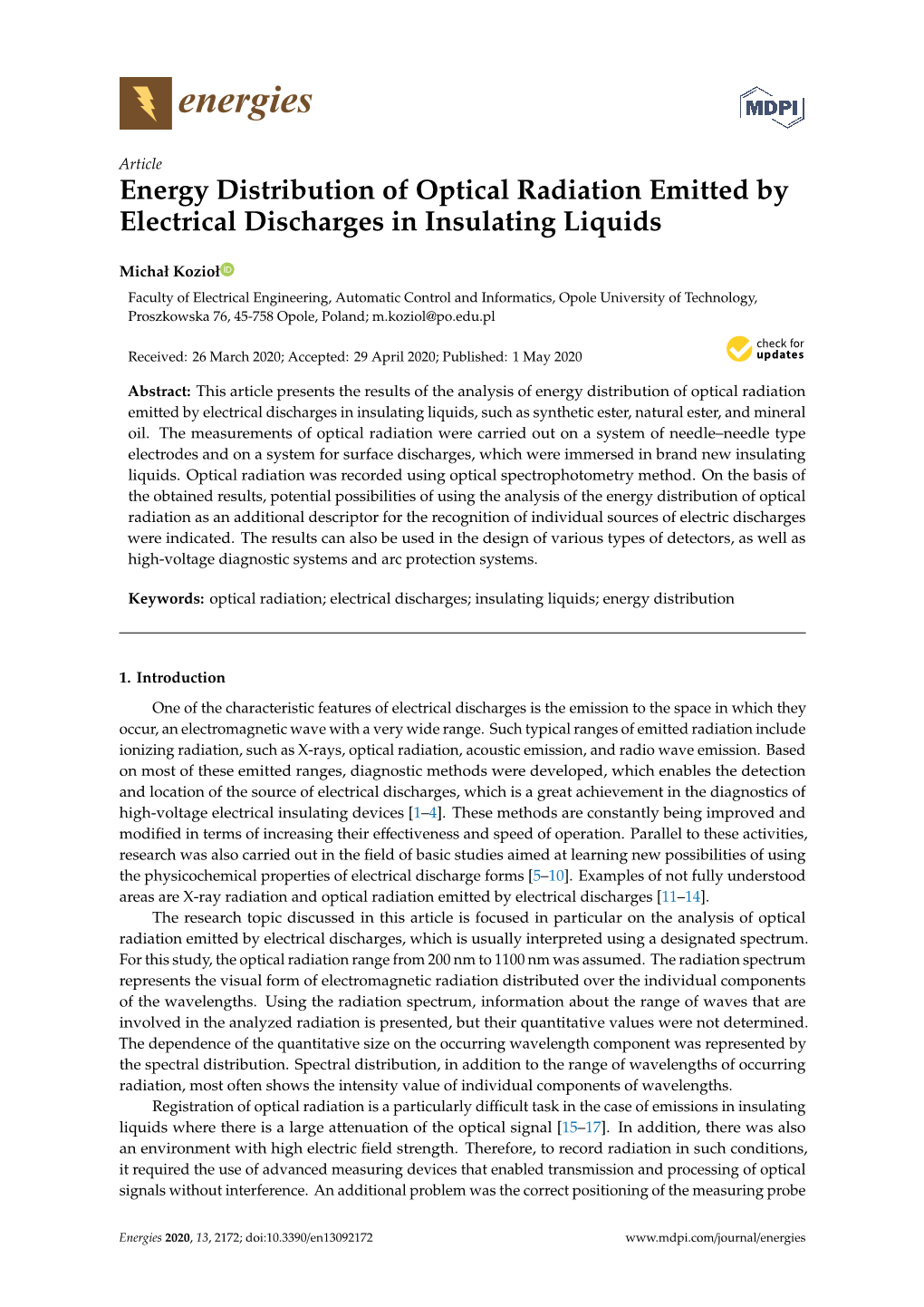 Energy Distribution of Optical Radiation Emitted by Electrical Discharges in Insulating Liquids