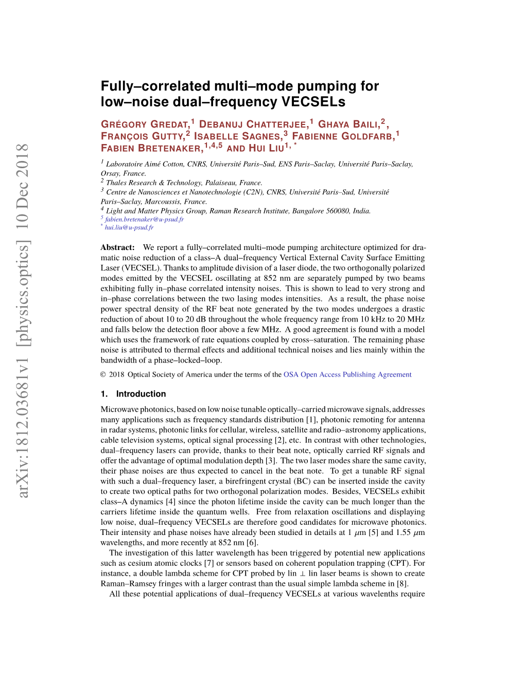 Fully–Correlated Multi–Mode Pumping for Low–Noise Dual–Frequency Vecsels