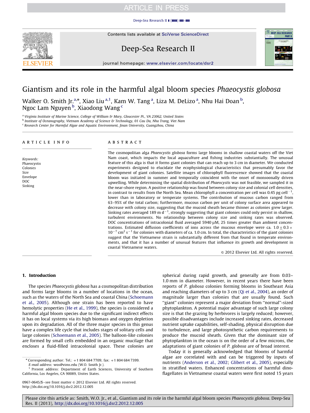 Giantism and Its Role in the Harmful Algal Bloom Species Phaeocystis Globosa