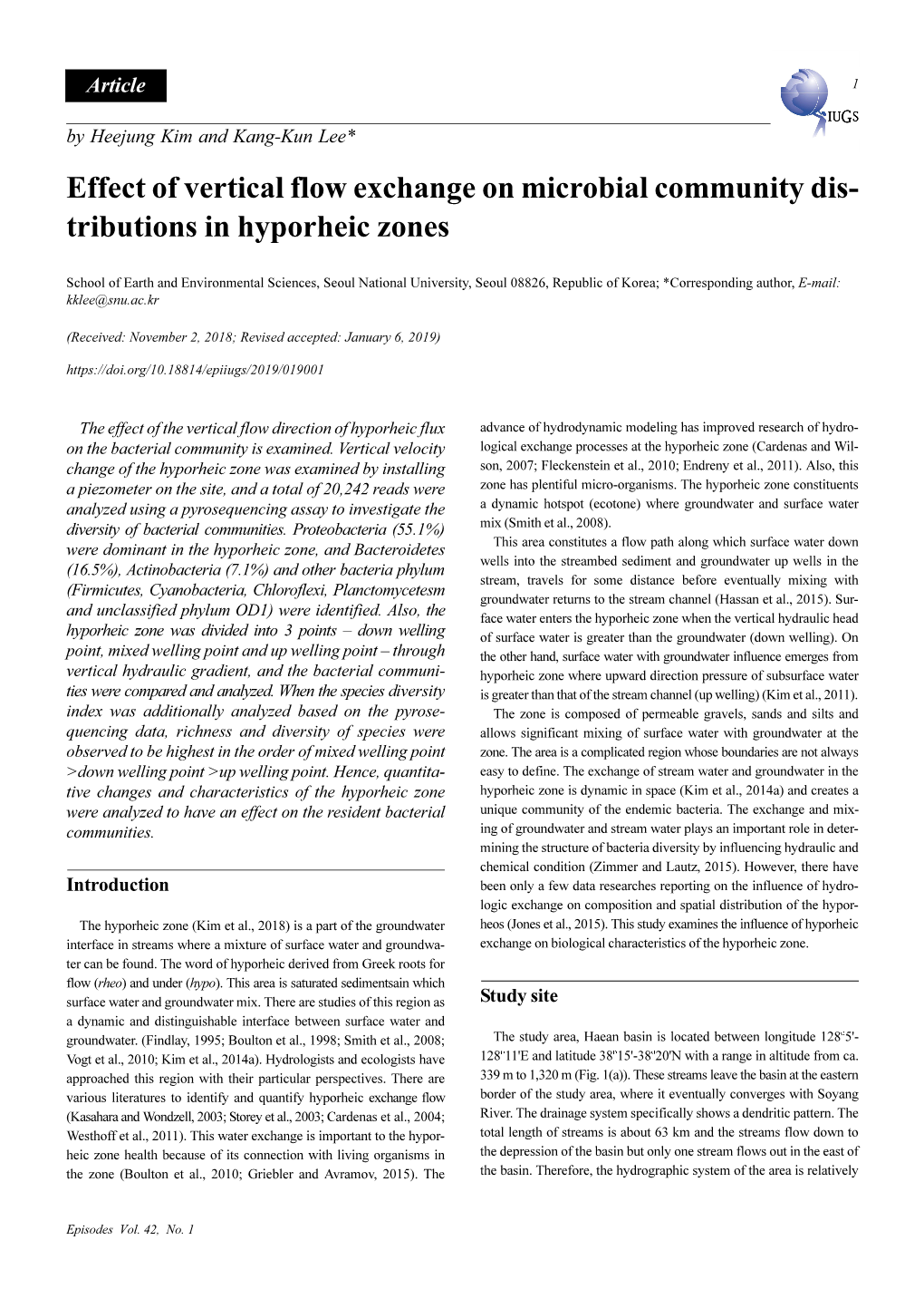 Effect of Vertical Flow Exchange on Microbial Community Dis- Tributions in Hyporheic Zones