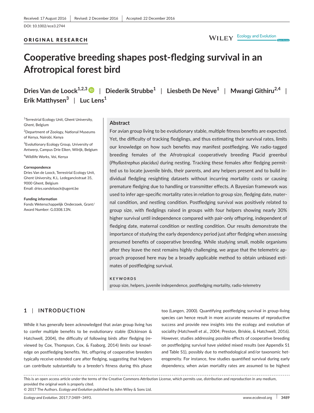 Cooperative Breeding Shapes Post&#X2010;Fledging Survival in An