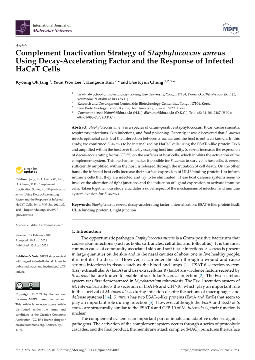 Complement Inactivation Strategy of Staphylococcus Aureus Using Decay-Accelerating Factor and the Response of Infected Hacat Cells