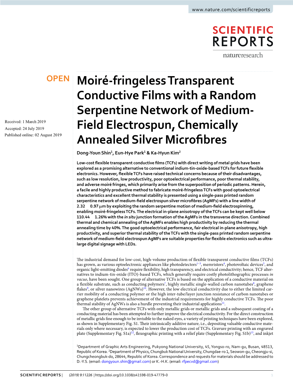 Moiré-Fringeless Transparent Conductive Films with a Random