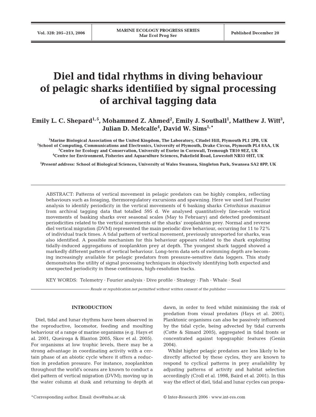 Diel and Tidal Rhythms in Diving Behaviour of Pelagic Sharks Identified by Signal Processing of Archival Tagging Data