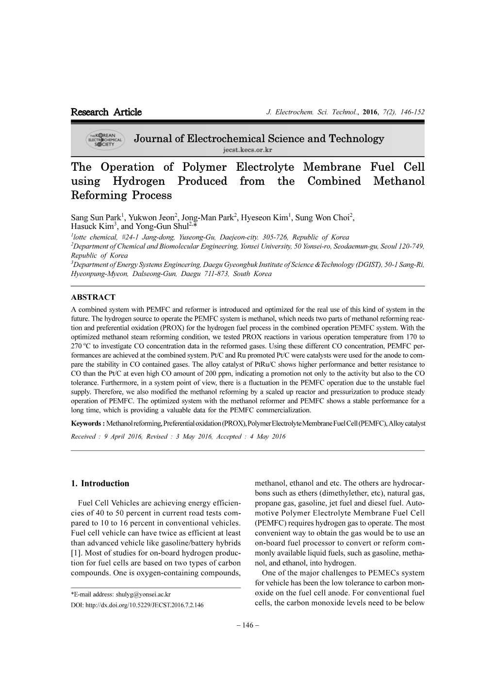 The Operation of Polymer Electrolyte Membrane Fuel Cell Using Hydrogen Produced from the Combined Methanol Reforming Process