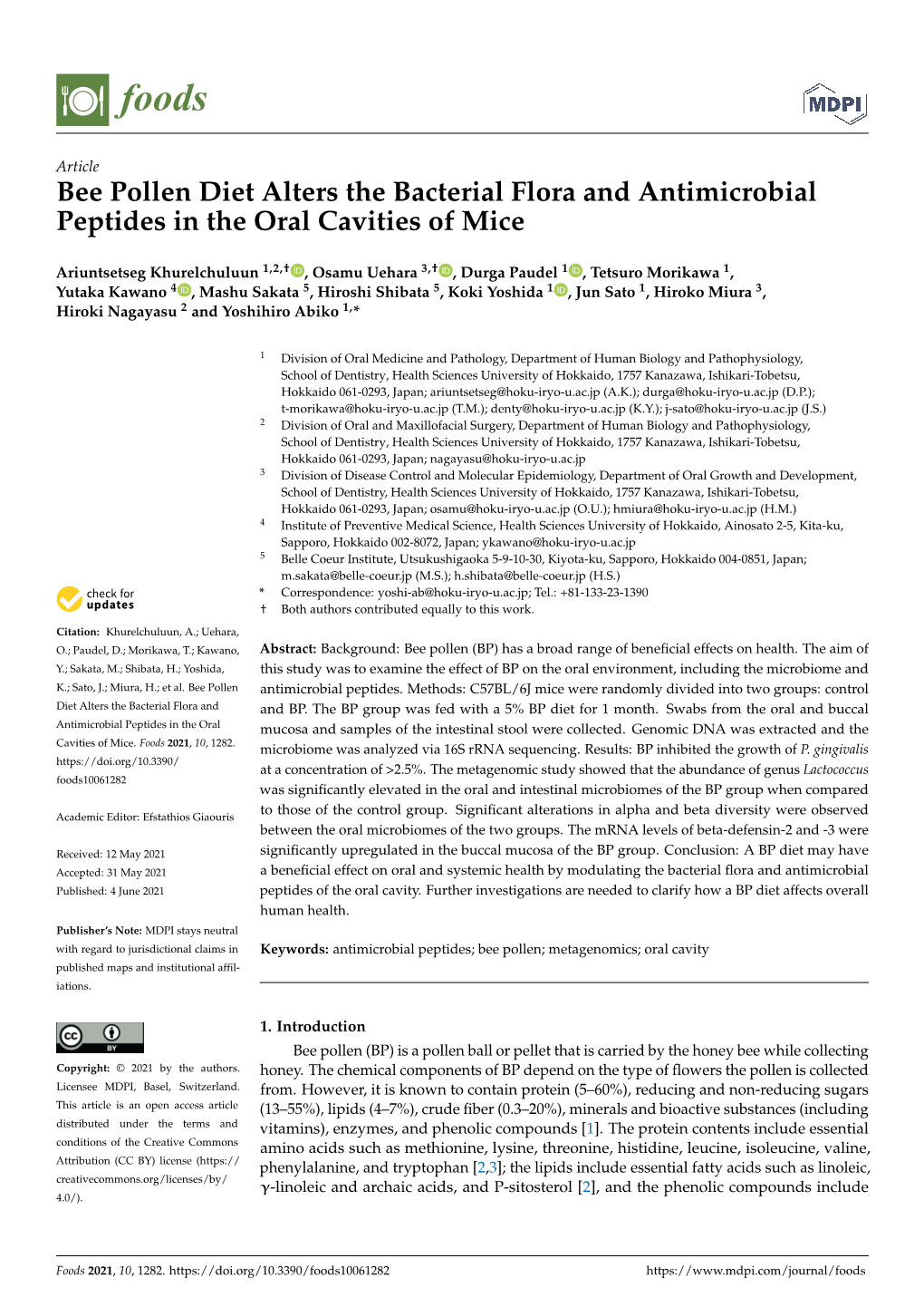 Bee Pollen Diet Alters the Bacterial Flora and Antimicrobial Peptides in the Oral Cavities of Mice