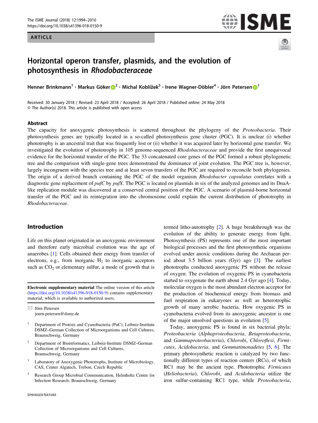 Horizontal Operon Transfer, Plasmids, and the Evolution of Photosynthesis in Rhodobacteraceae