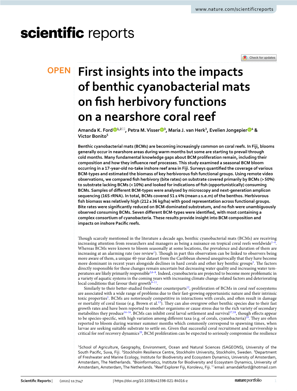 First Insights Into the Impacts of Benthic Cyanobacterial Mats on Fish