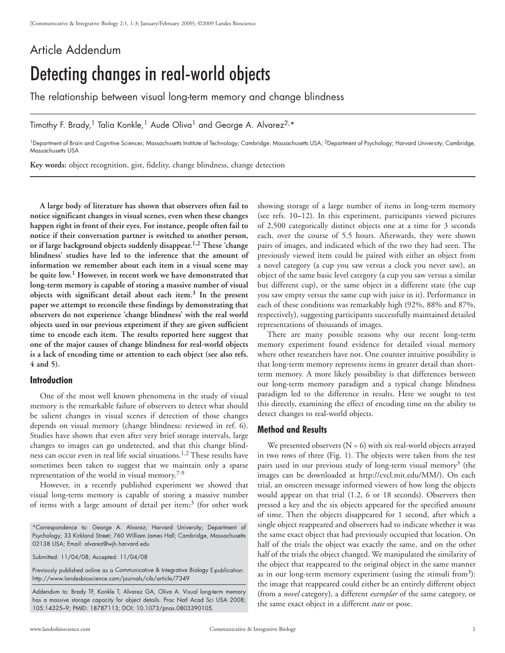 Detecting Changes in Real-World Objects: the Relationship Between