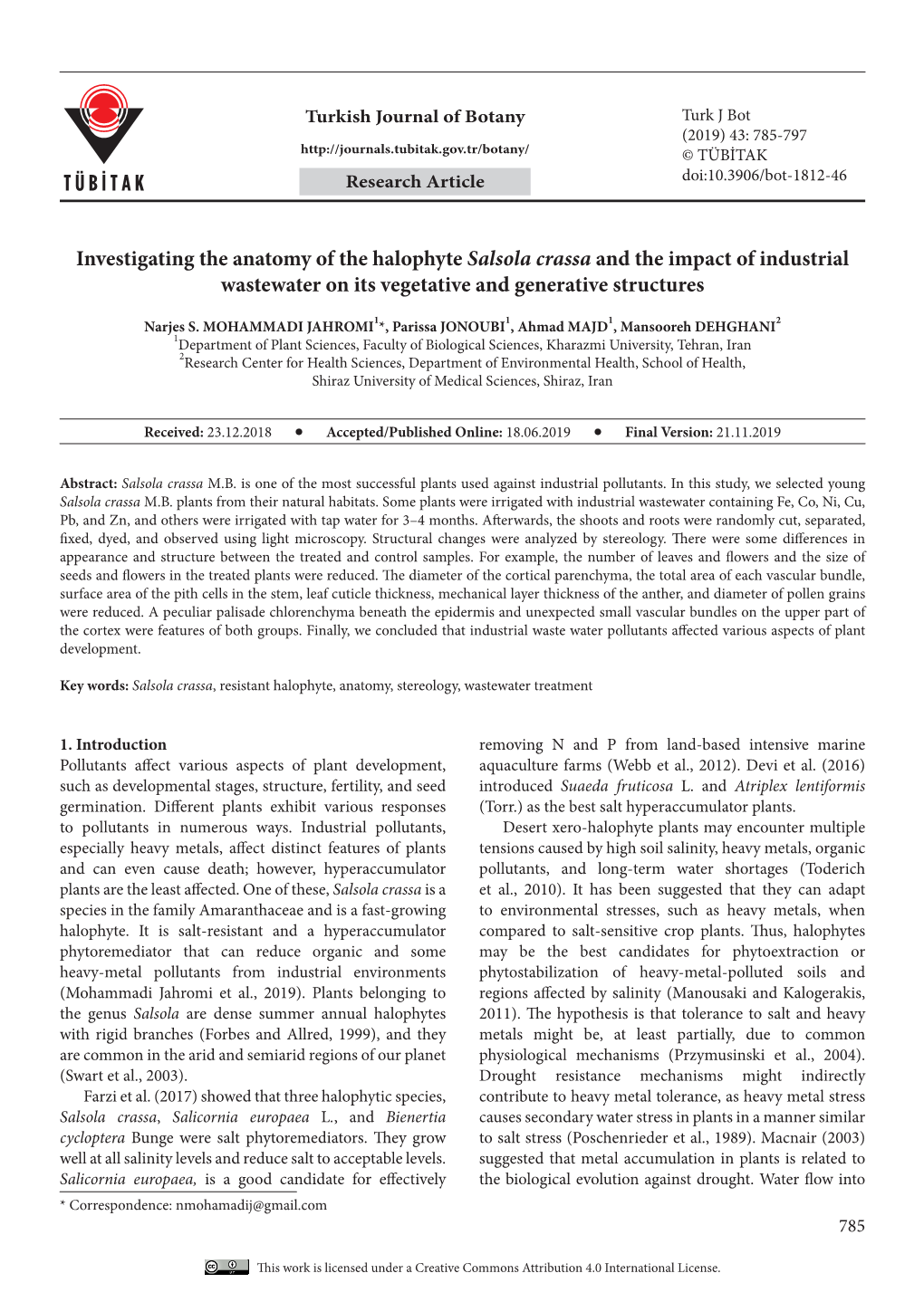 Investigating the Anatomy of the Halophyte Salsola Crassa and the Impact of Industrial Wastewater on Its Vegetative and Generative Structures