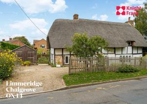 Limmeridge Chalgrove OX44 a Charming Waterside Cottage Set in Beautiful Gardens