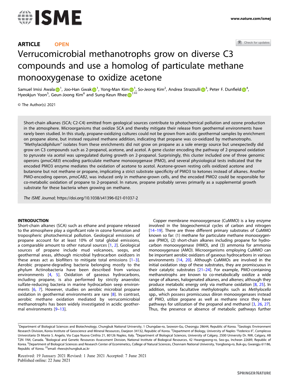Verrucomicrobial Methanotrophs Grow on Diverse C3 Compounds and Use