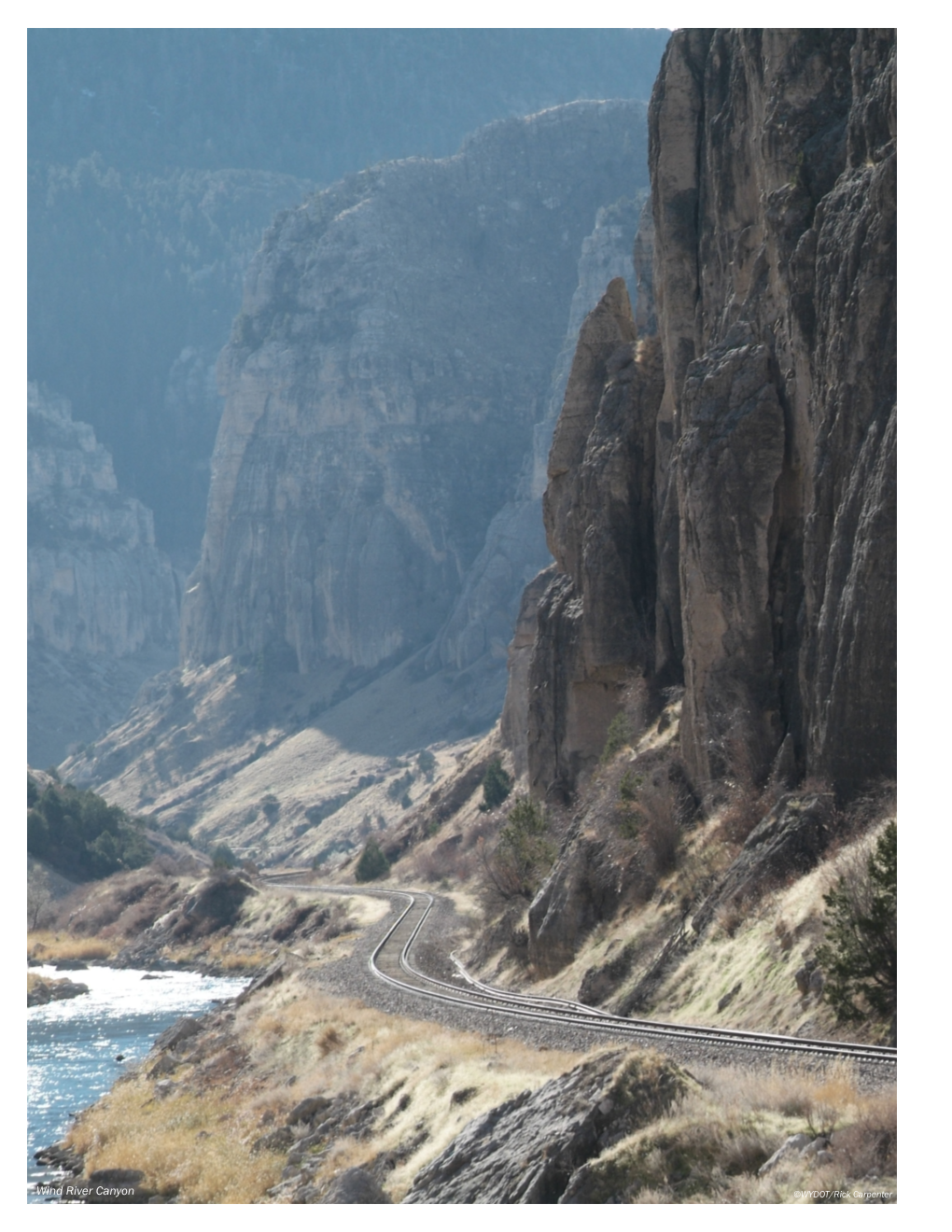 Wind River Canyon ©WYDOT/Rick Carpenter )|