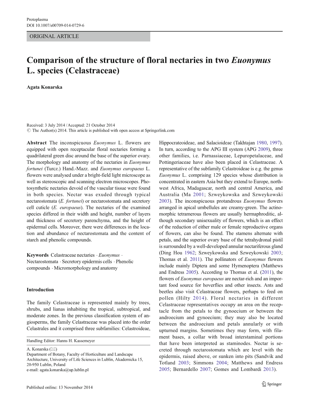 Comparison of the Structure of Floral Nectaries in Two Euonymus L