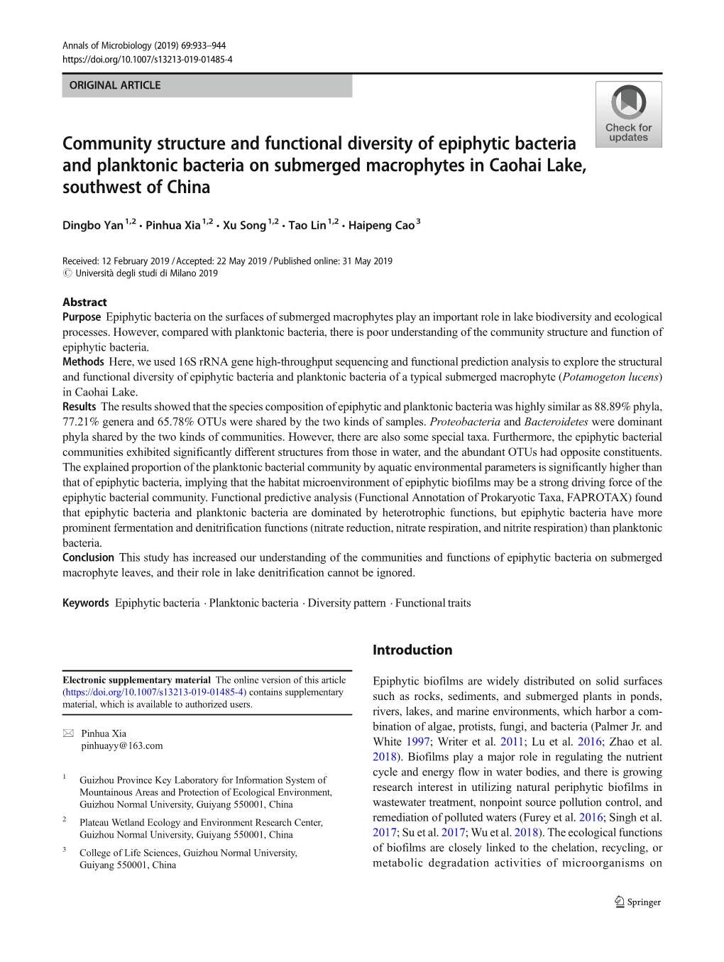 Community Structure and Functional Diversity of Epiphytic Bacteria and Planktonic Bacteria on Submerged Macrophytes in Caohai Lake, Southwest of China