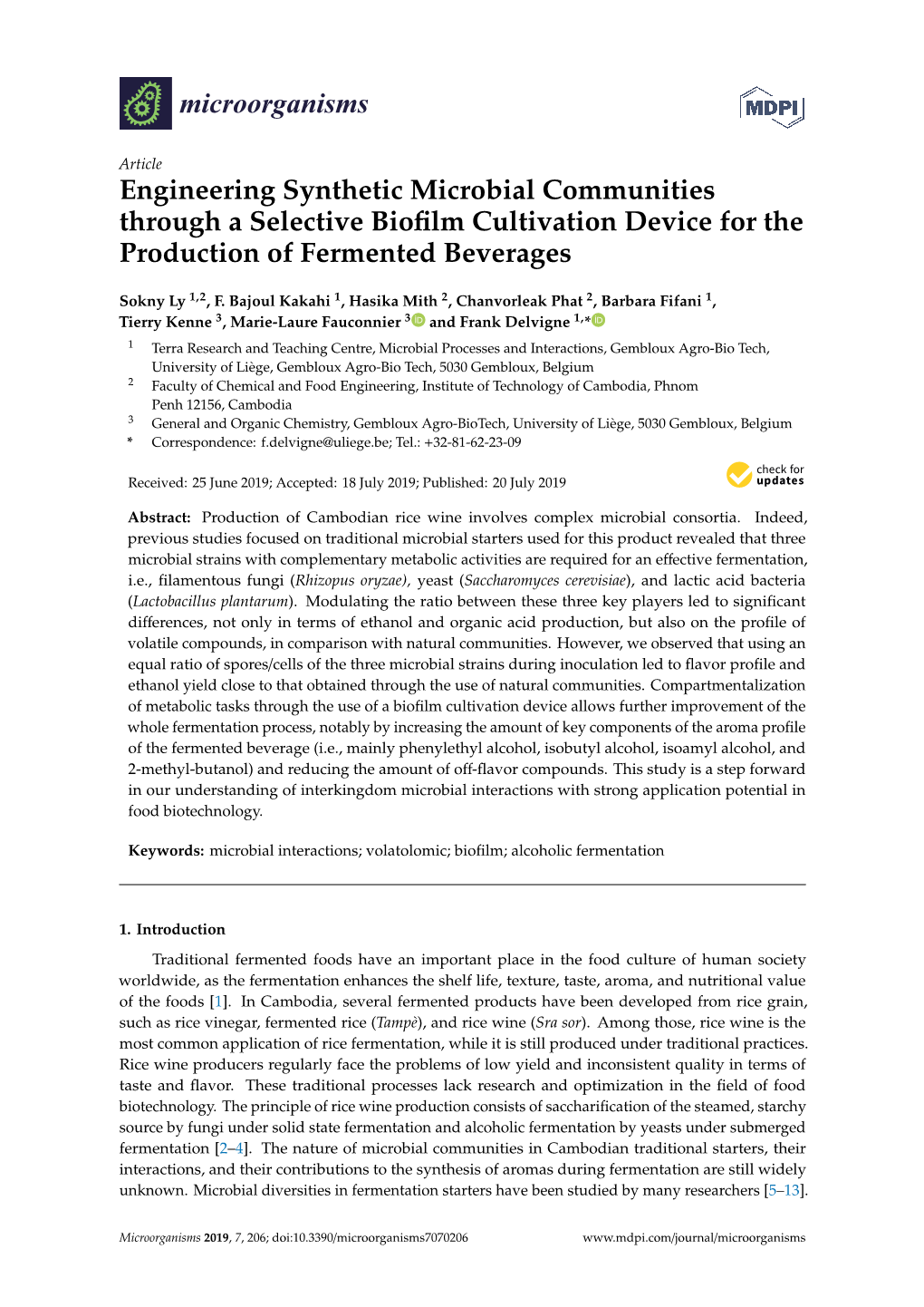 Engineering Synthetic Microbial Communities Through a Selective Bioﬁlm Cultivation Device for the Production of Fermented Beverages