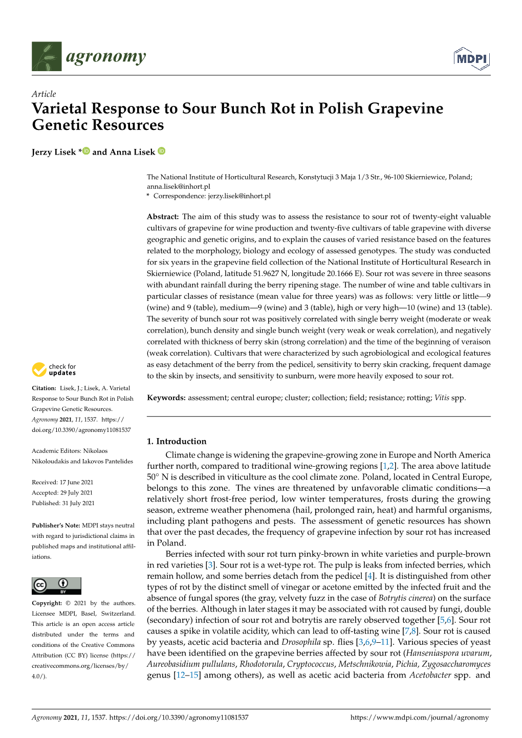 Varietal Response to Sour Bunch Rot in Polish Grapevine Genetic Resources