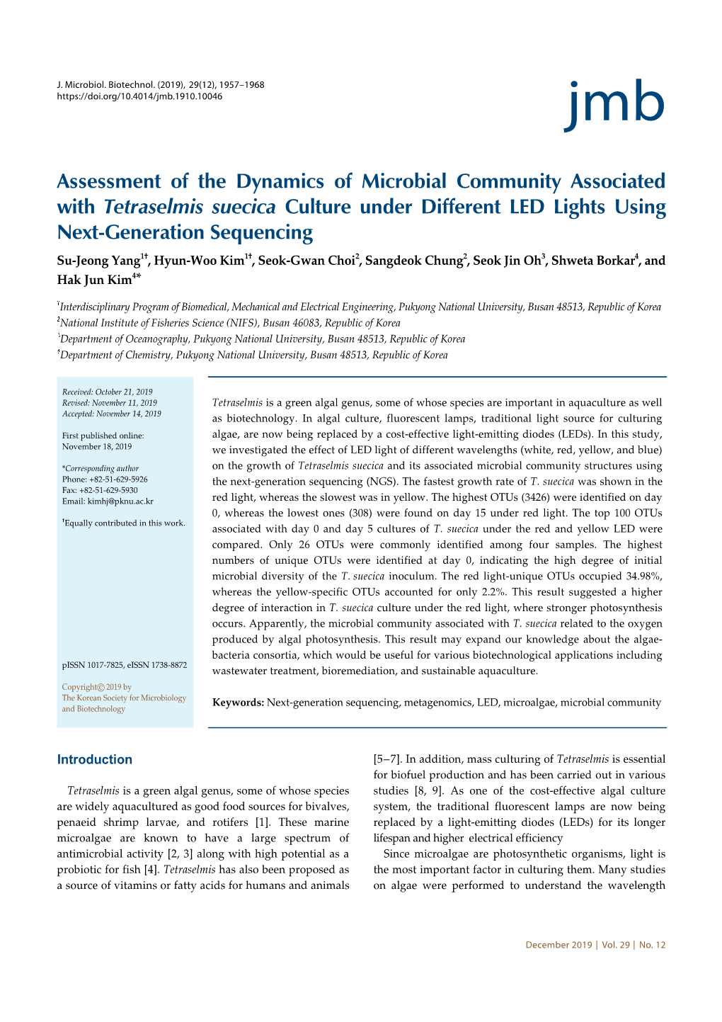 Assessment of the Dynamics of Microbial Community Associated with Tetraselmis Suecica Culture Under Different LED Lights Using N