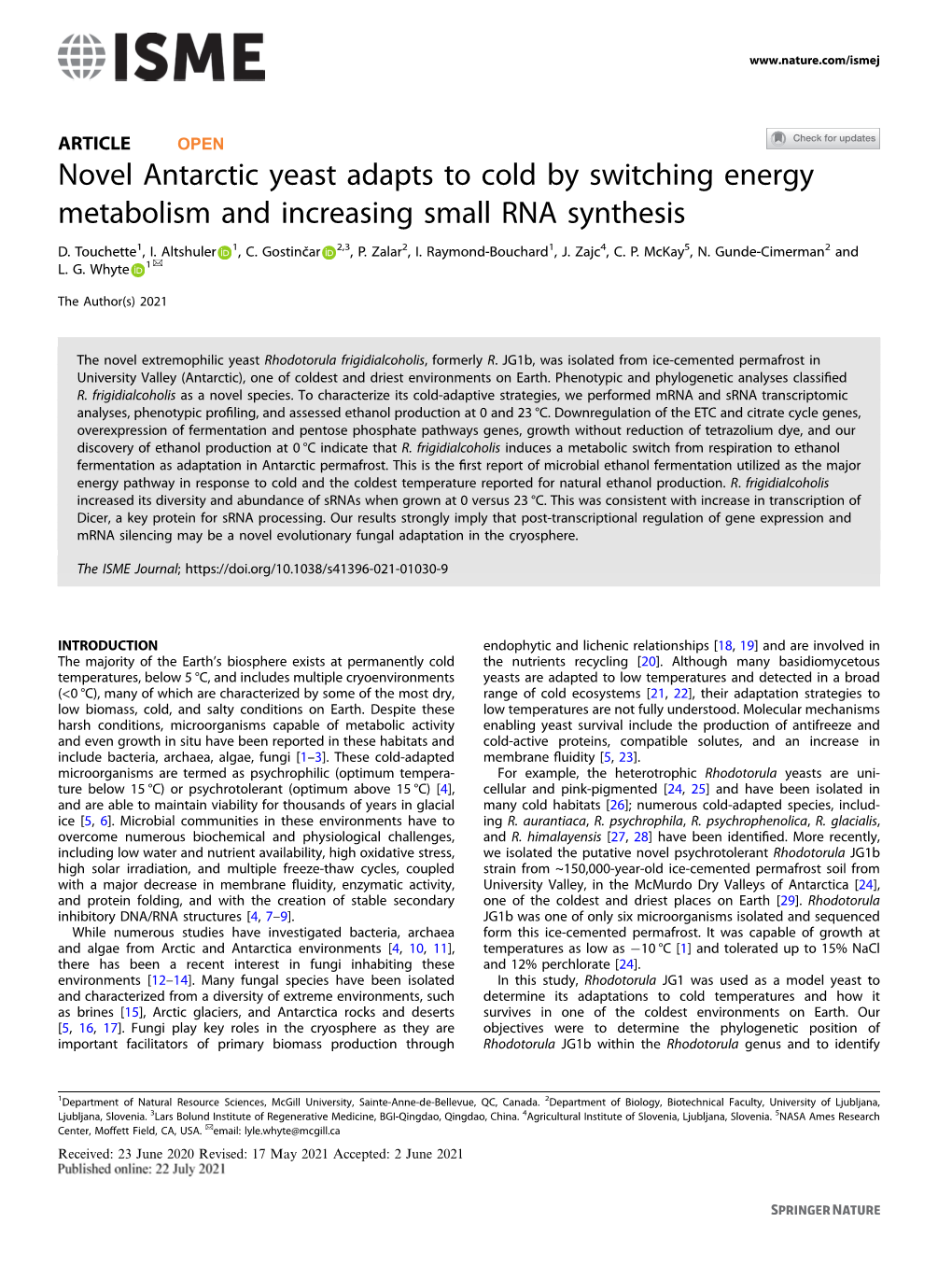 Novel Antarctic Yeast Adapts to Cold by Switching Energy Metabolism and Increasing Small RNA Synthesis 1 1 Č 2,3 2 1 4 5 2 D