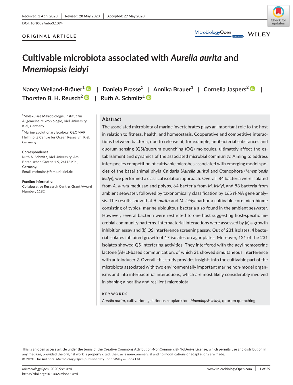 Cultivable Microbiota Associated with Aurelia Aurita and Mnemiopsis Leidyi