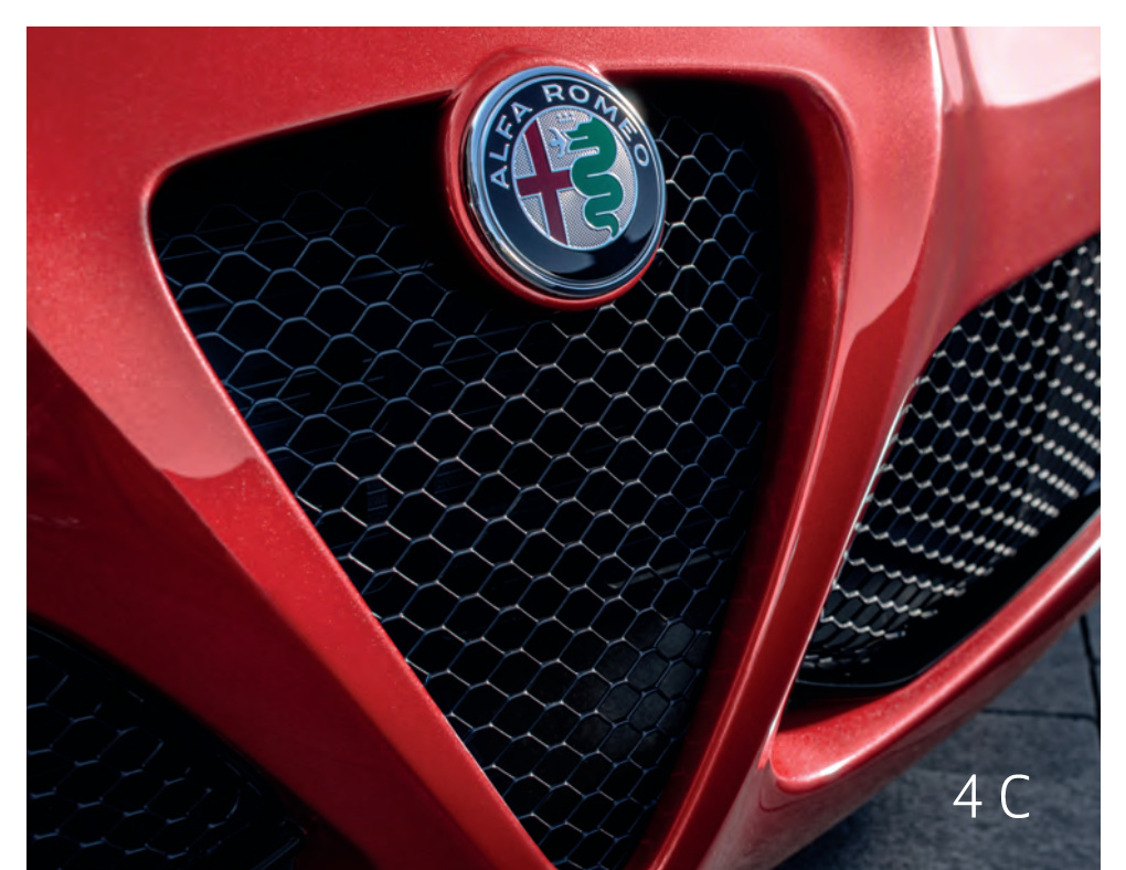 4C Spider Italia 19 Features 23 Wheels 25 Exterior Colors 26 Interior Fabrics 29 Merchandise