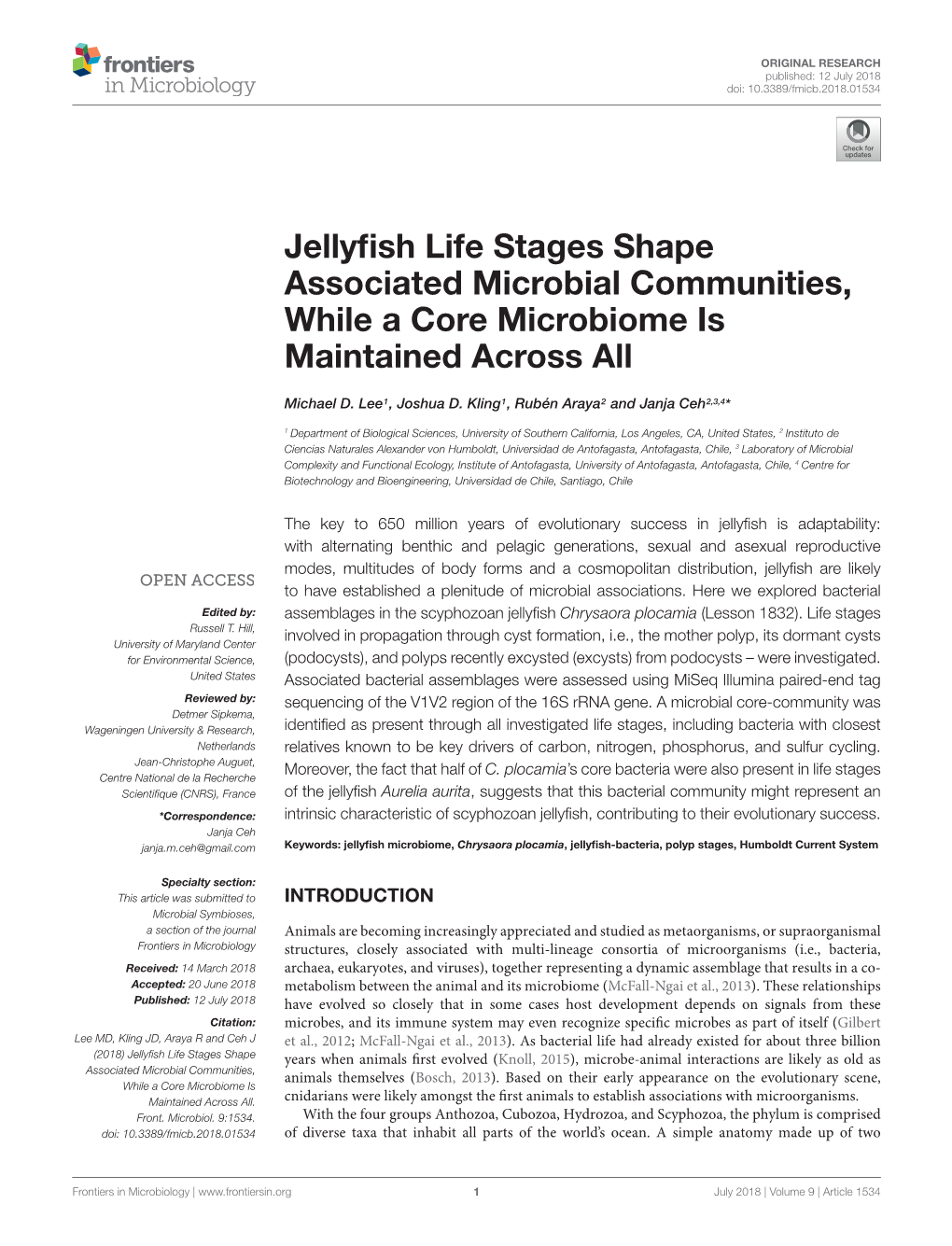 Jellyfish Life Stages Shape Associated Microbial Communities