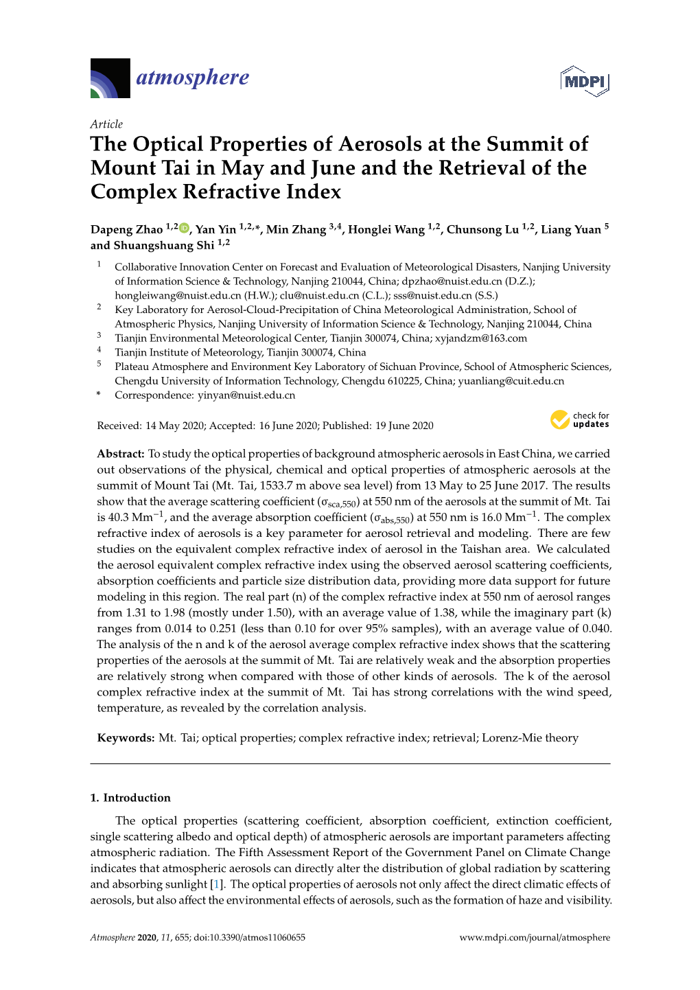 The Optical Properties of Aerosols at the Summit of Mount Tai in May and June and the Retrieval of the Complex Refractive Index