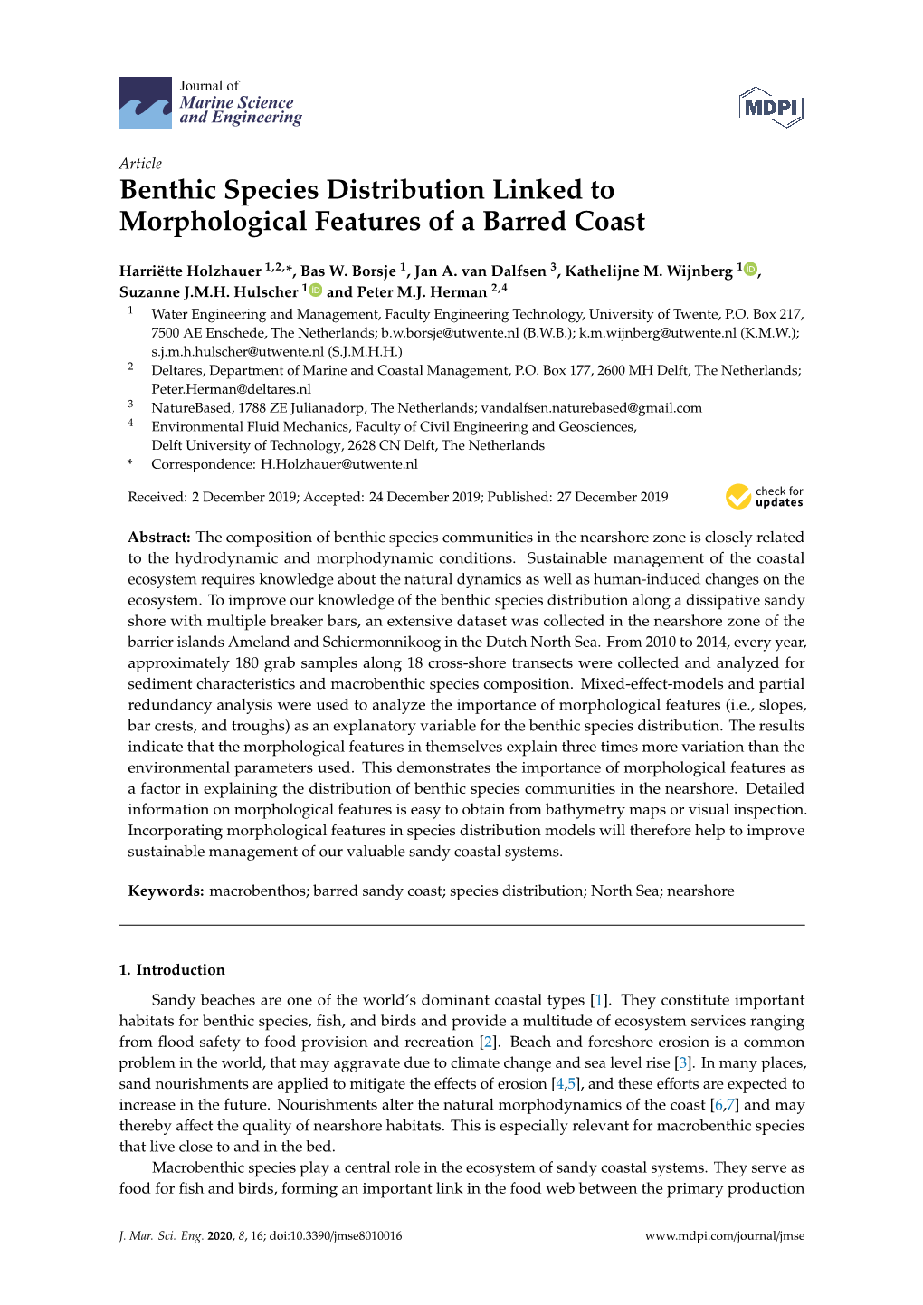 Benthic Species Distribution Linked to Morphological Features of a Barred Coast