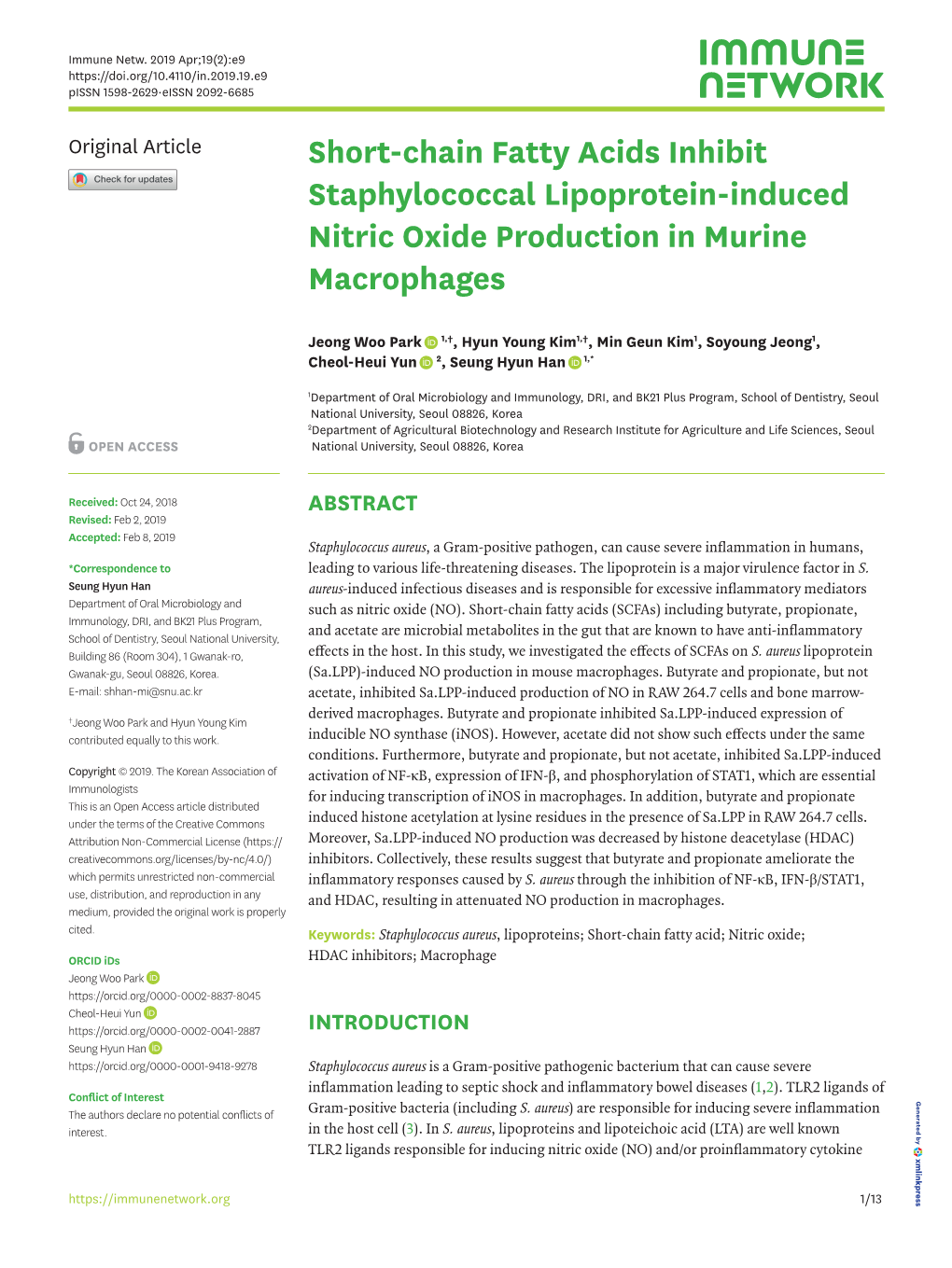 Short-Chain Fatty Acids Inhibit Staphylococcal Lipoprotein-Induced Nitric Oxide Production in Murine Macrophages