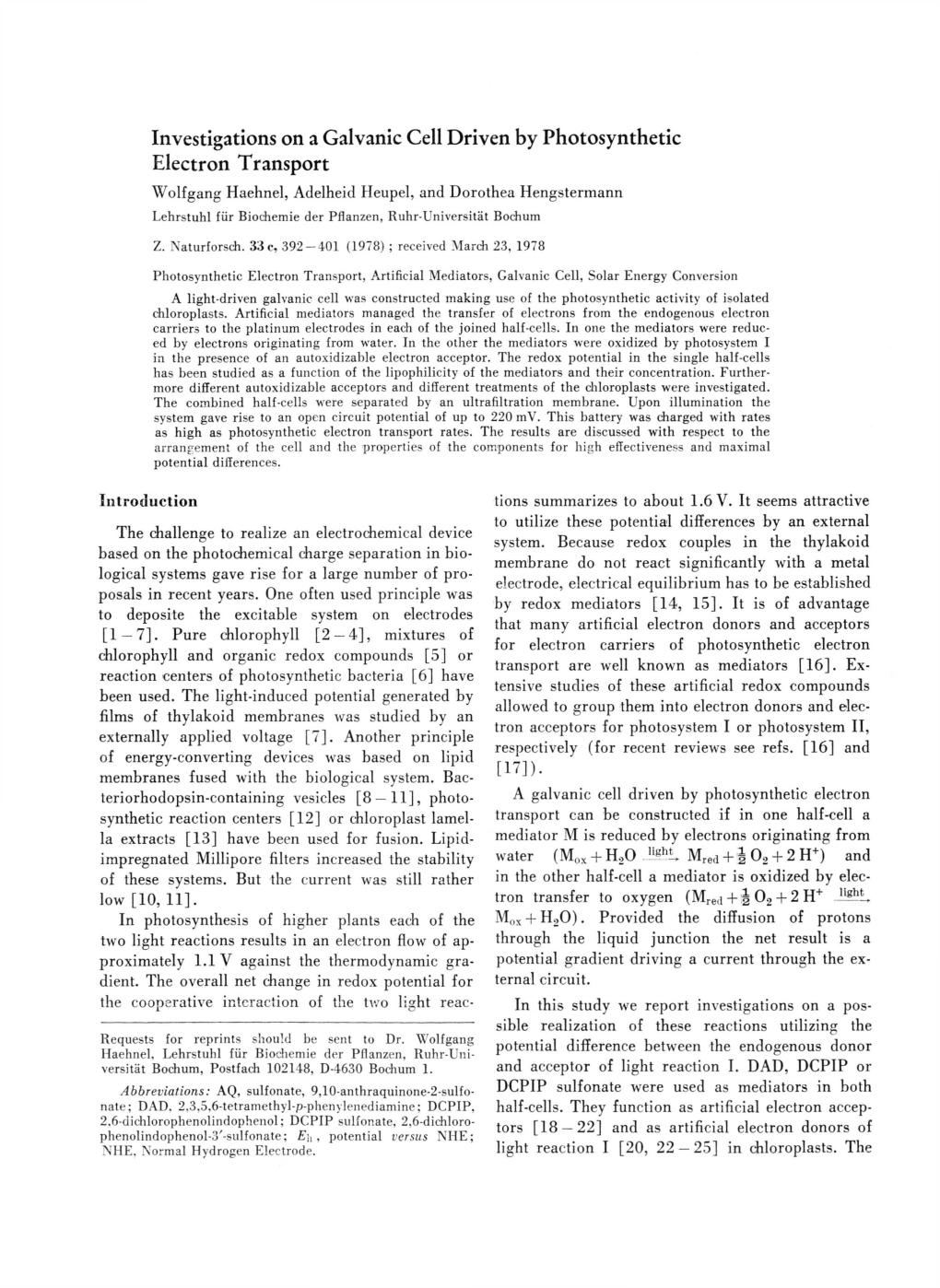 Investigations on a Galvanic Cell Driven by Photosynthetic Electron