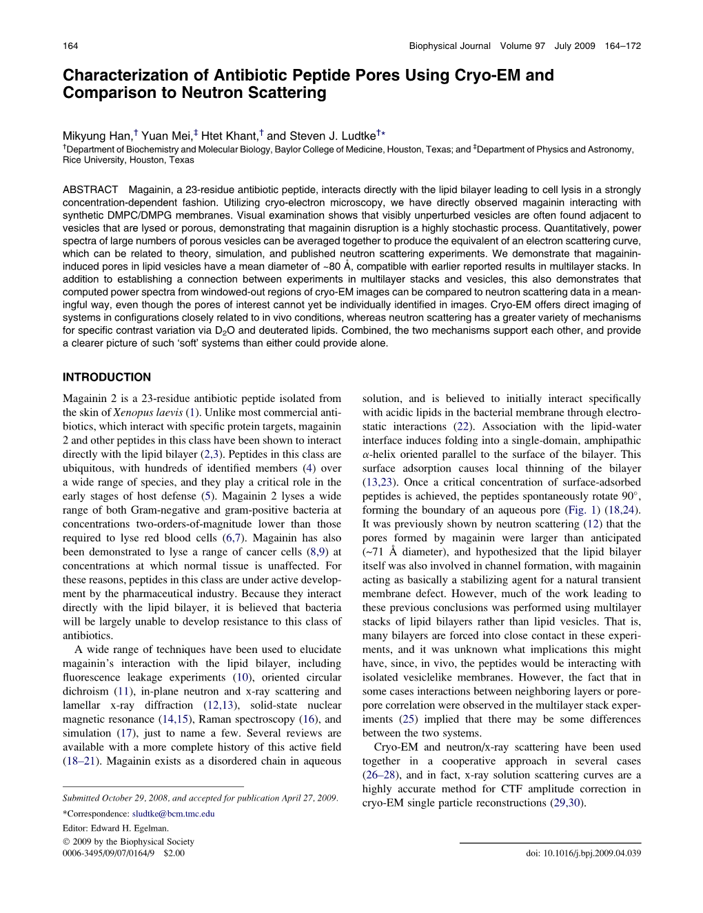 Characterization of Antibiotic Peptide Pores Using Cryo-EM and Comparison to Neutron Scattering