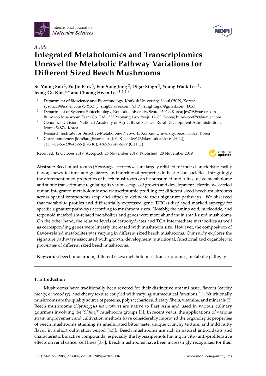 Integrated Metabolomics and Transcriptomics Unravel the Metabolic Pathway Variations for Diﬀerent Sized Beech Mushrooms