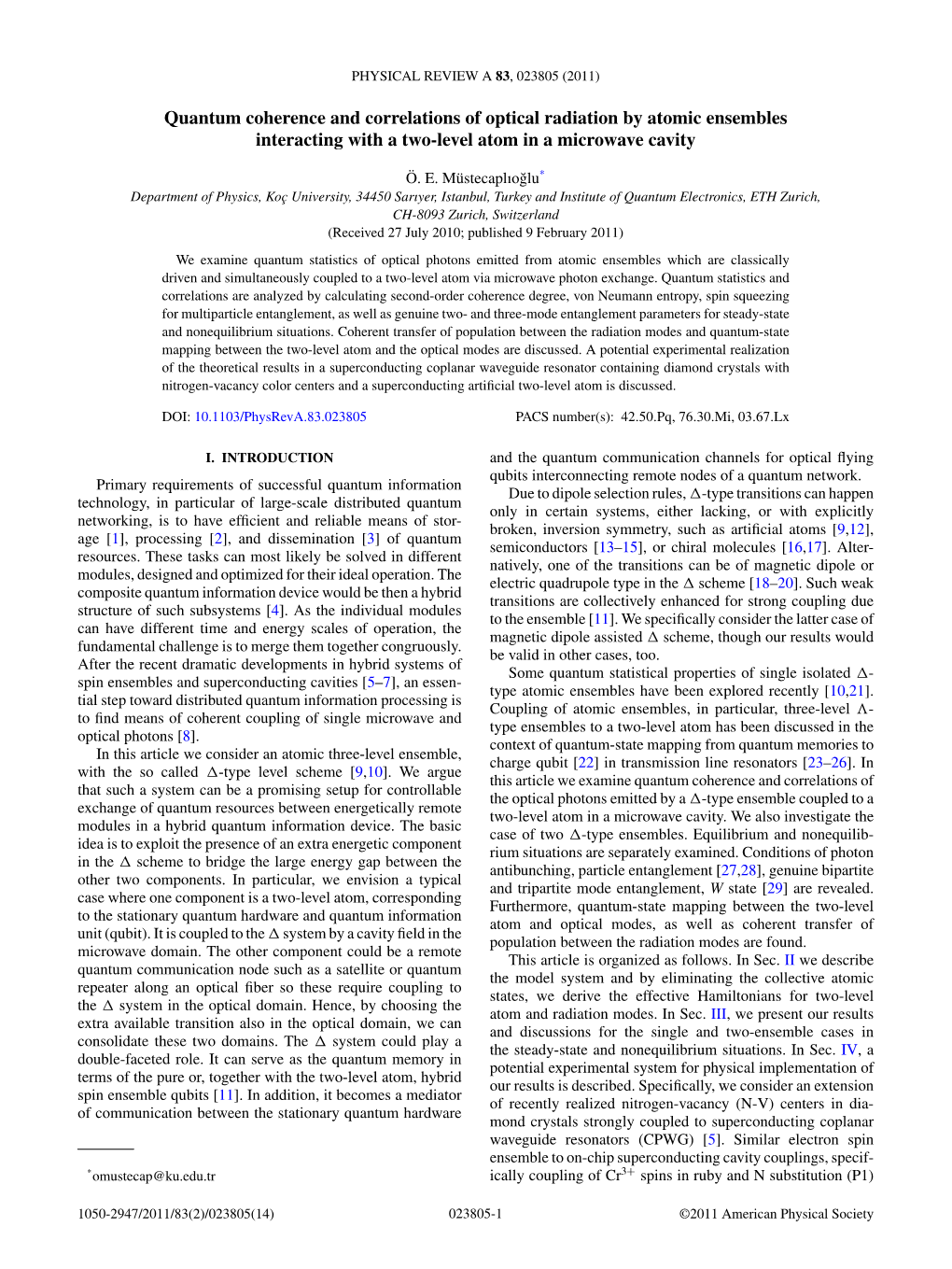 Quantum Coherence and Correlations of Optical Radiation by Atomic Ensembles Interacting with a Two-Level Atom in a Microwave Cavity