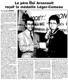 Le Père Éloi Arsenault Reçoit La Médaille Léger-Comeau