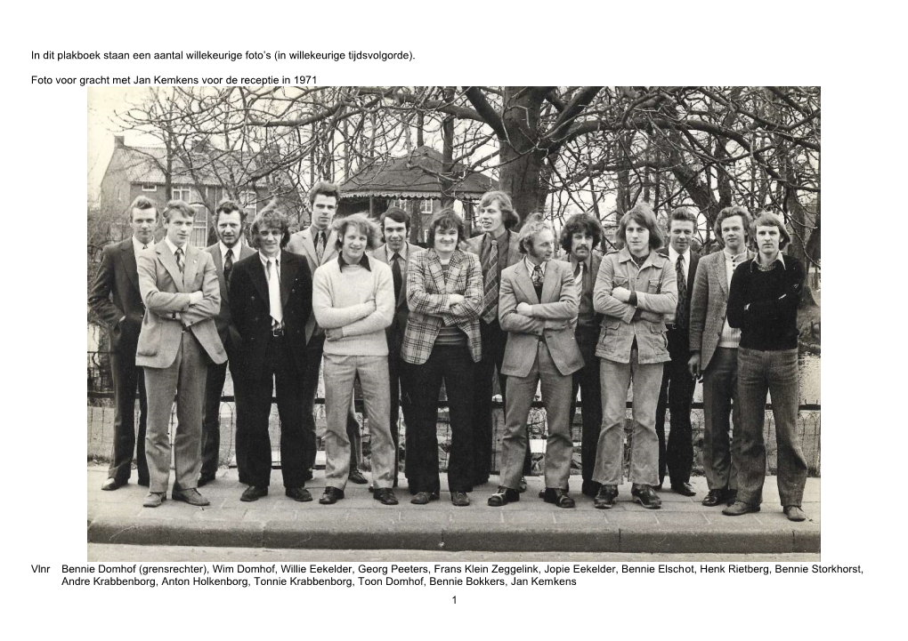 1 in Dit Plakboek Staan Een Aantal Willekeurige Foto's (In Willekeurige