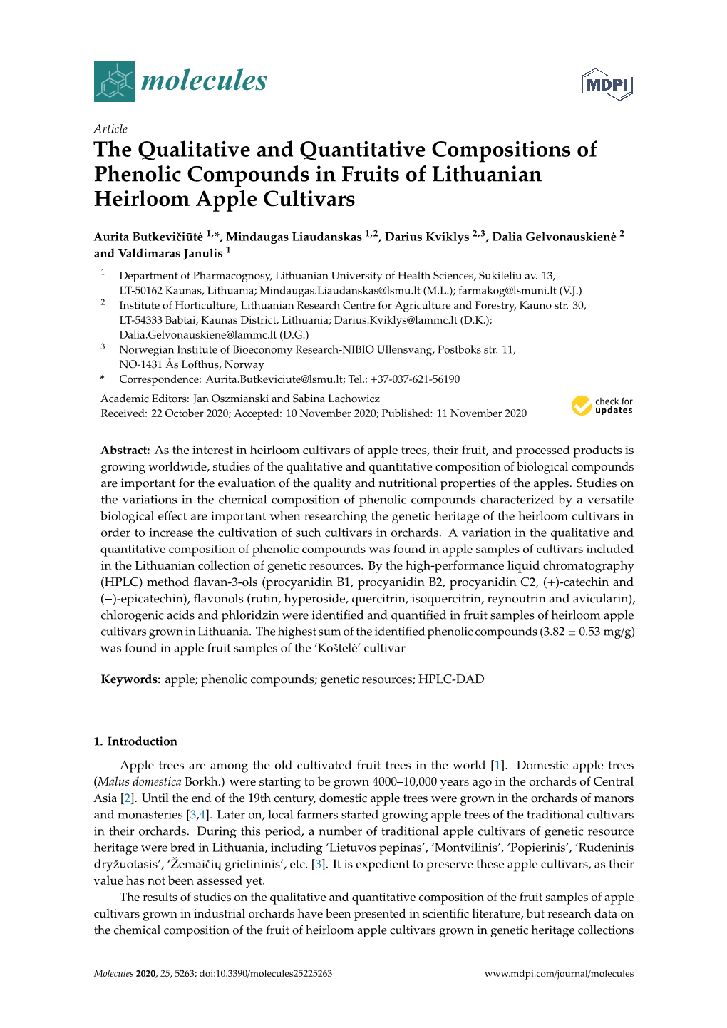 The Qualitative and Quantitative Compositions of Phenolic Compounds in Fruits of Lithuanian Heirloom Apple Cultivars