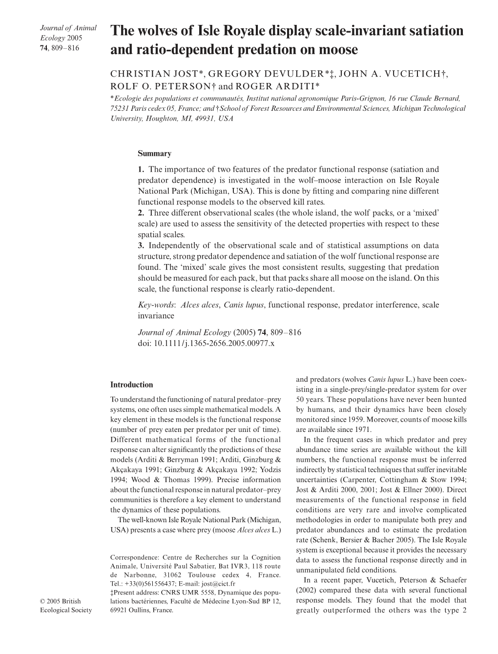 The Wolves of Isle Royale Display Scale-Invariant Satiation and Ratio