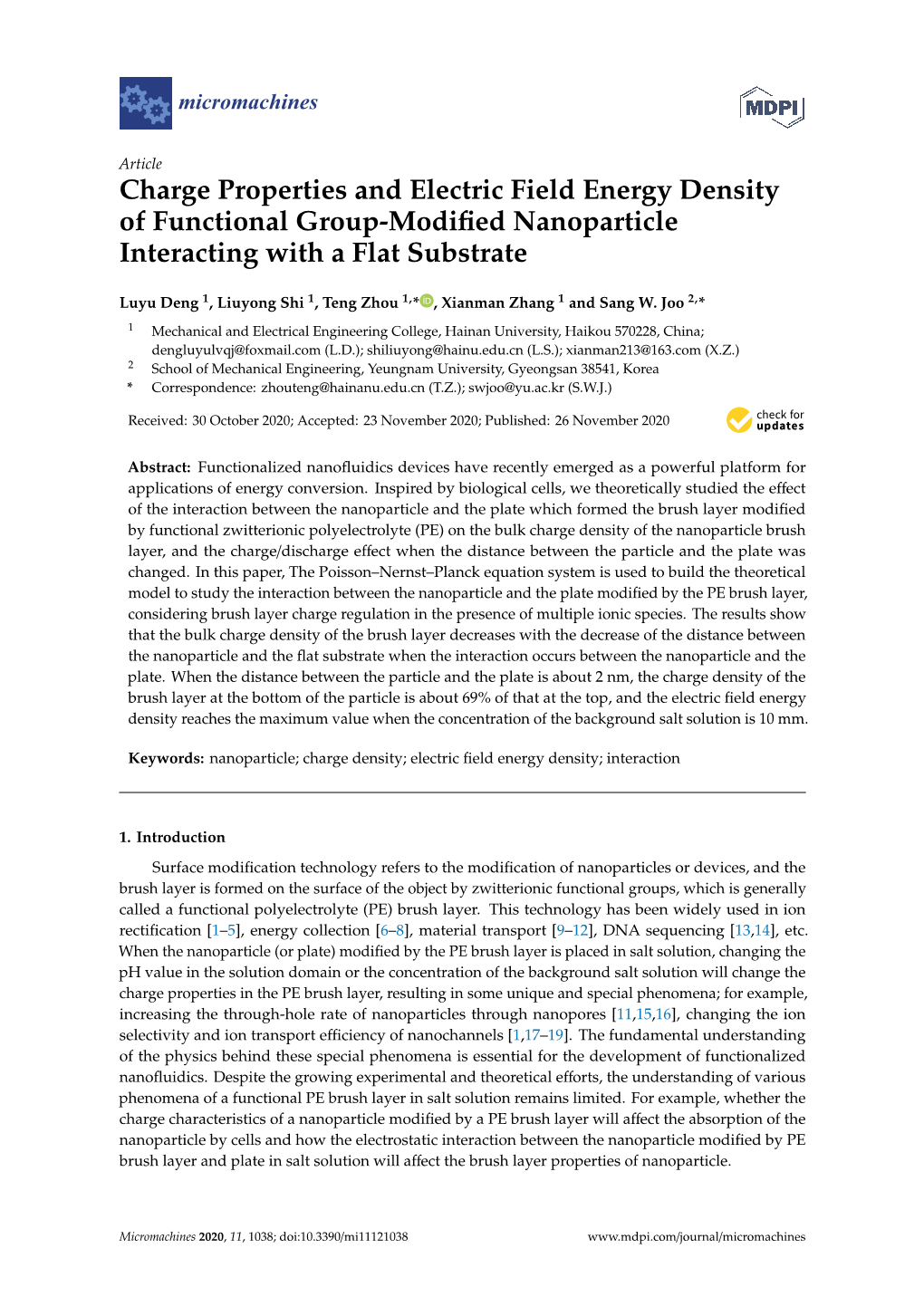 Charge Properties and Electric Field Energy Density of Functional Group-Modiﬁed Nanoparticle Interacting with a Flat Substrate