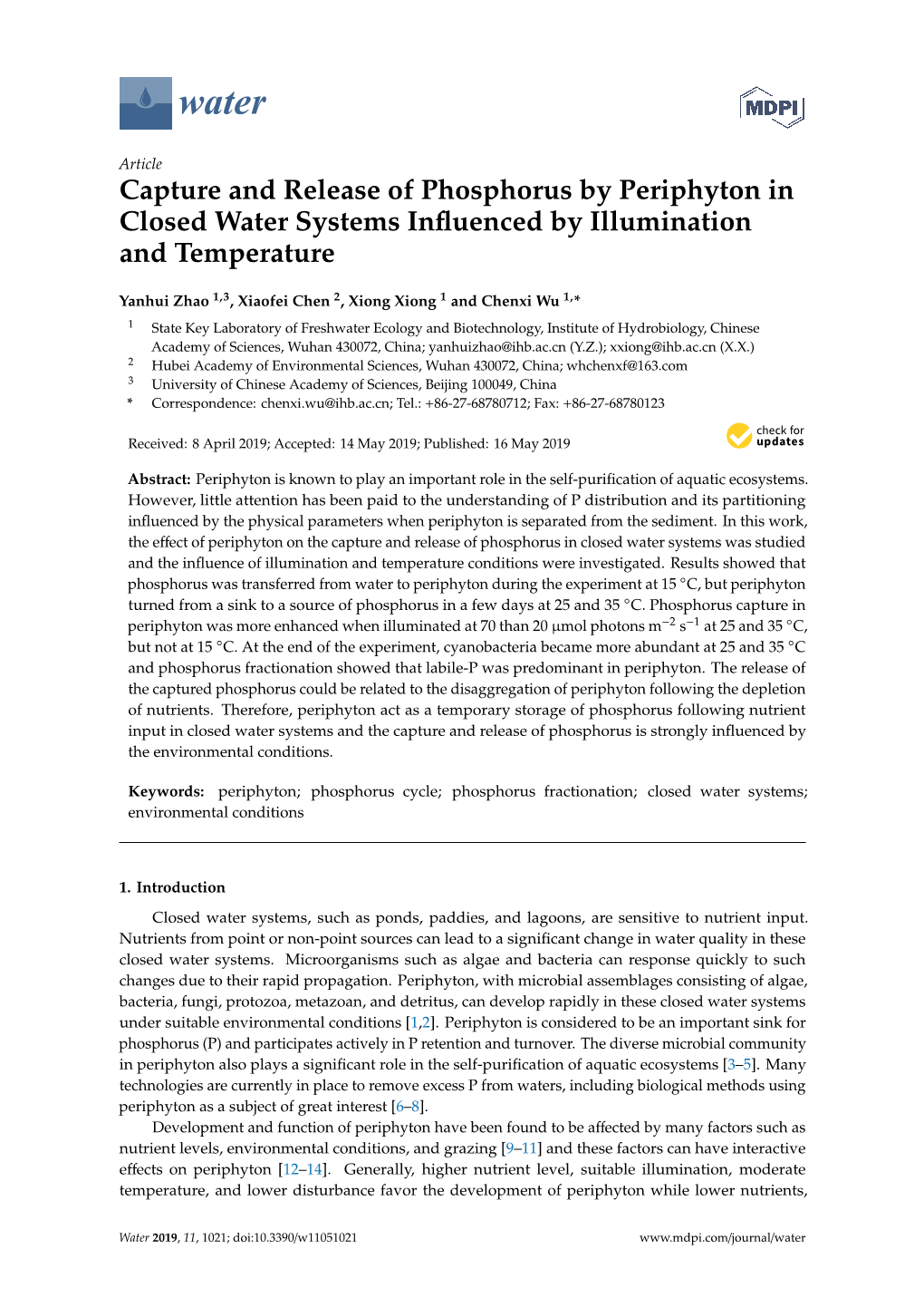 Capture and Release of Phosphorus by Periphyton in Closed Water Systems Influenced by Illumination and Temperature