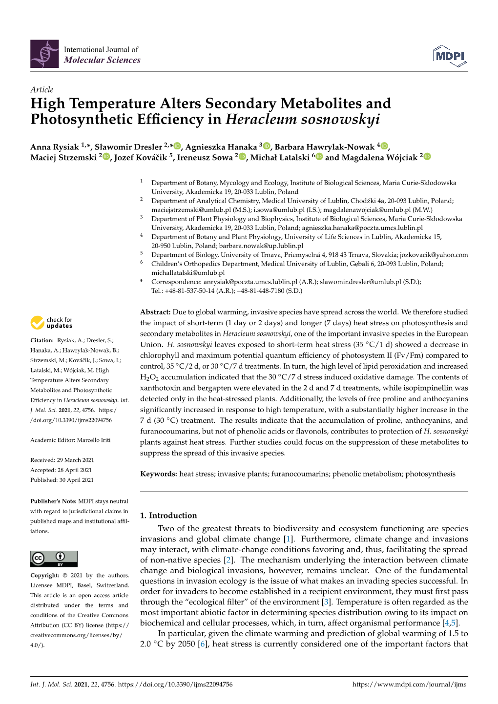 High Temperature Alters Secondary Metabolites and Photosynthetic Efficiency in Heracleum Sosnowskyi