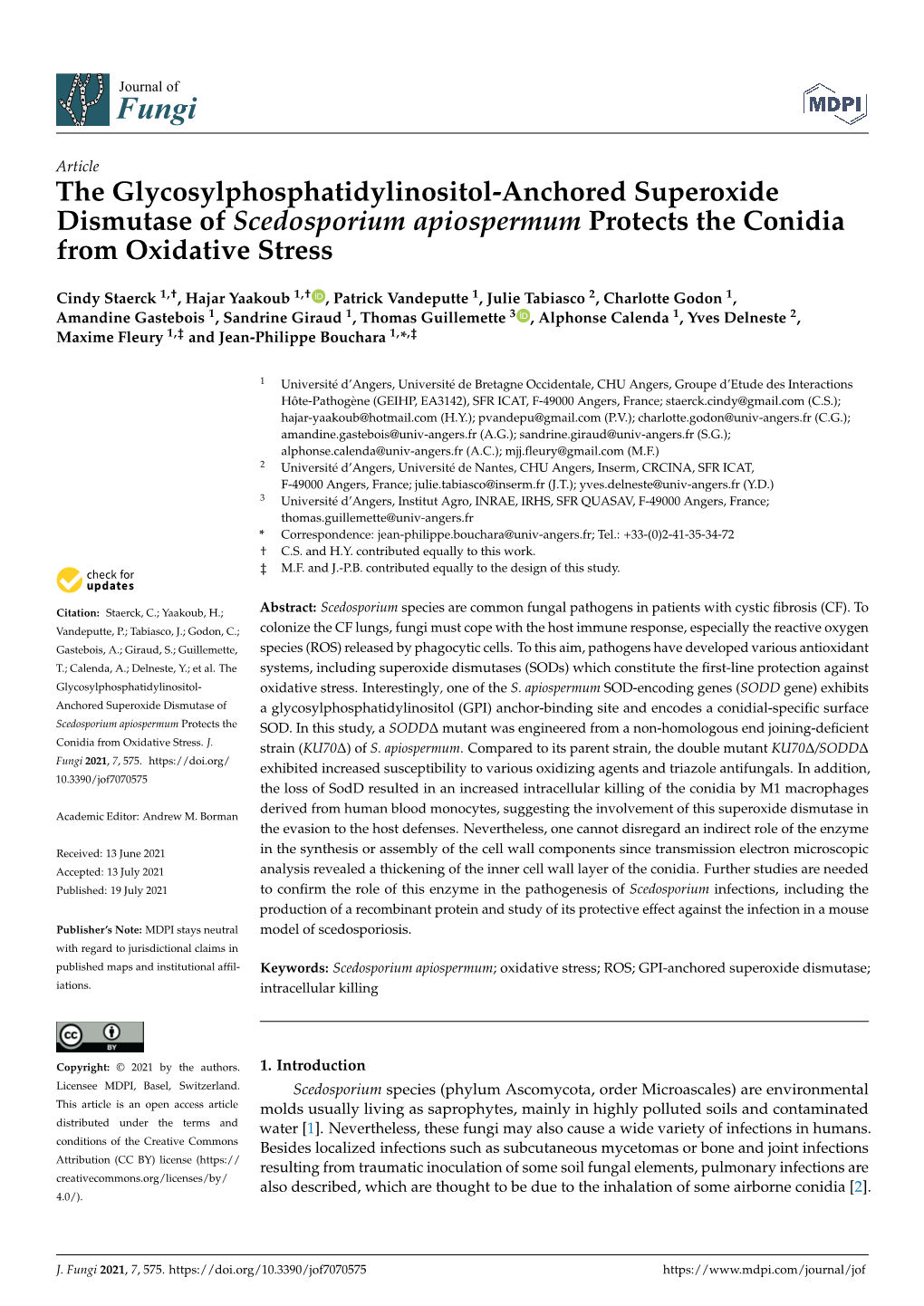 The Glycosylphosphatidylinositol-Anchored Superoxide Dismutase of Scedosporium Apiospermum Protects the Conidia from Oxidative Stress