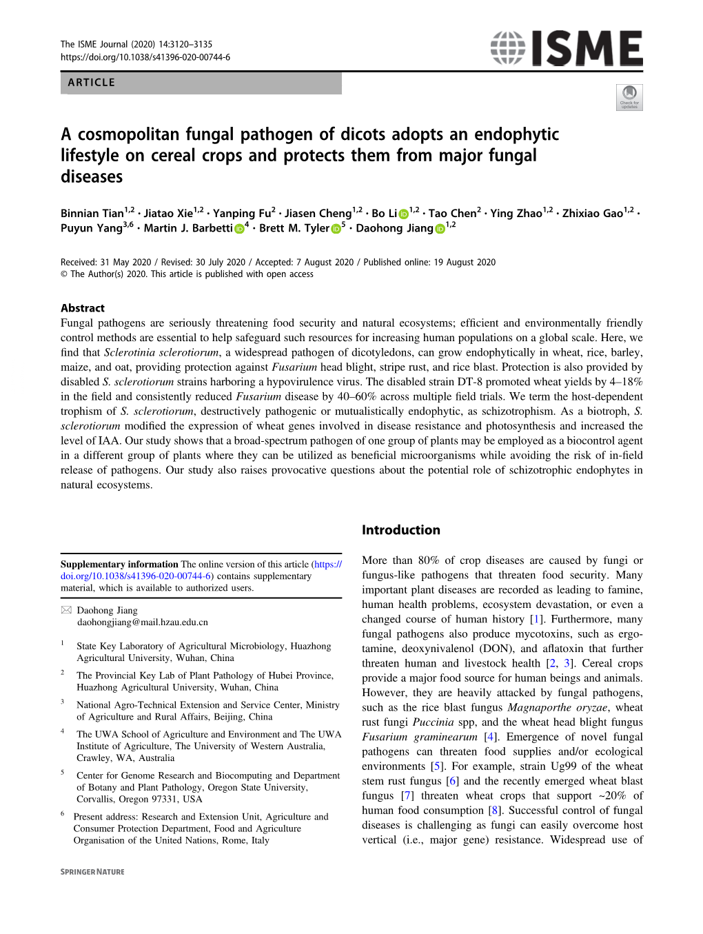 A Cosmopolitan Fungal Pathogen of Dicots Adopts an Endophytic Lifestyle on Cereal Crops and Protects Them from Major Fungal Diseases