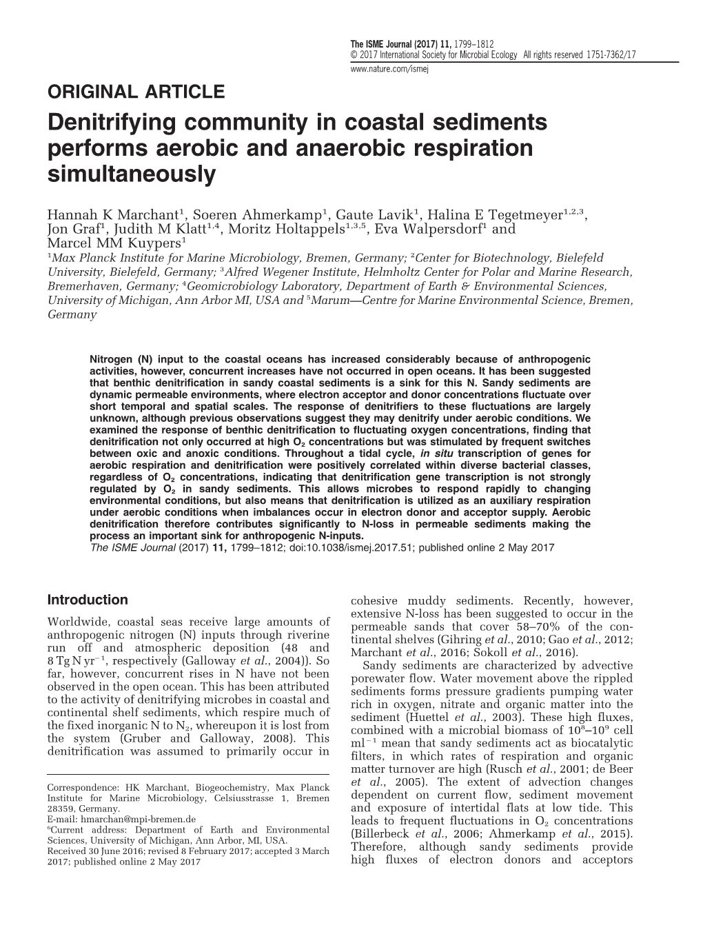 Denitrifying Community in Coastal Sediments Performs Aerobic and Anaerobic Respiration Simultaneously