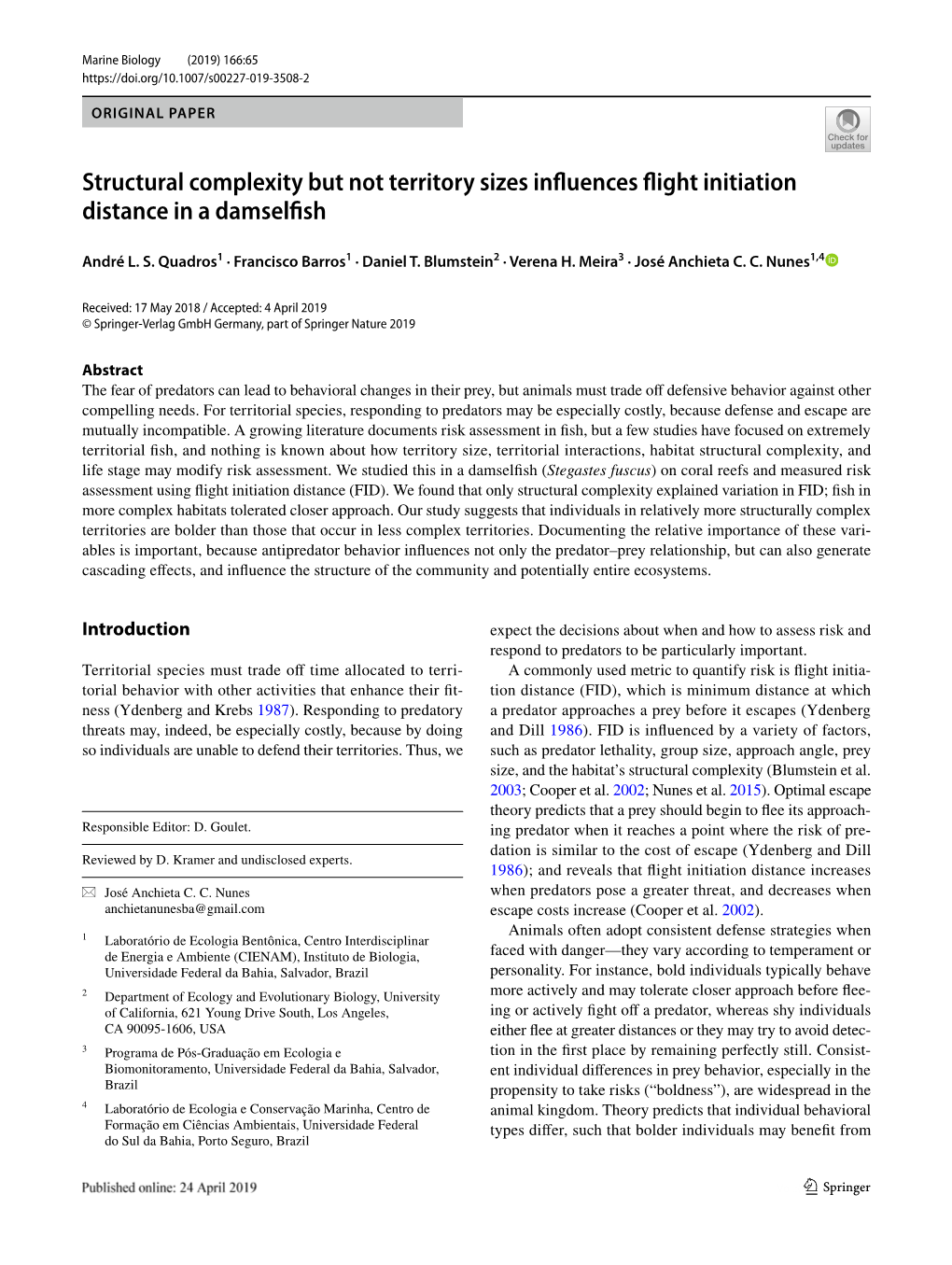 Structural Complexity but Not Territory Sizes Influences Flight Initiation