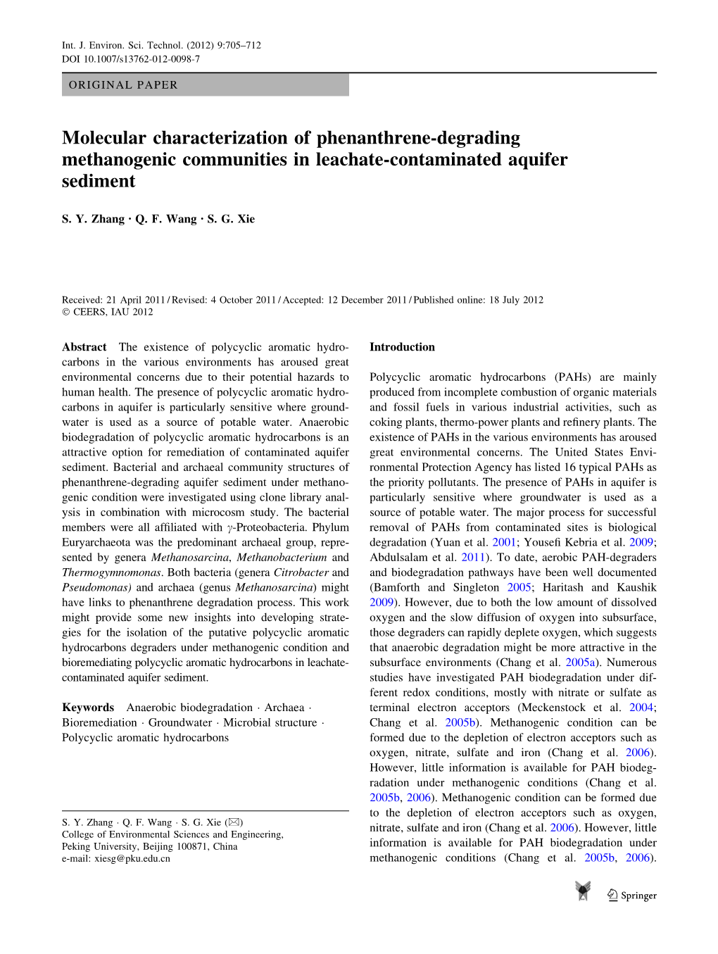 Molecular Characterization of Phenanthrene-Degrading Methanogenic Communities in Leachate-Contaminated Aquifer Sediment