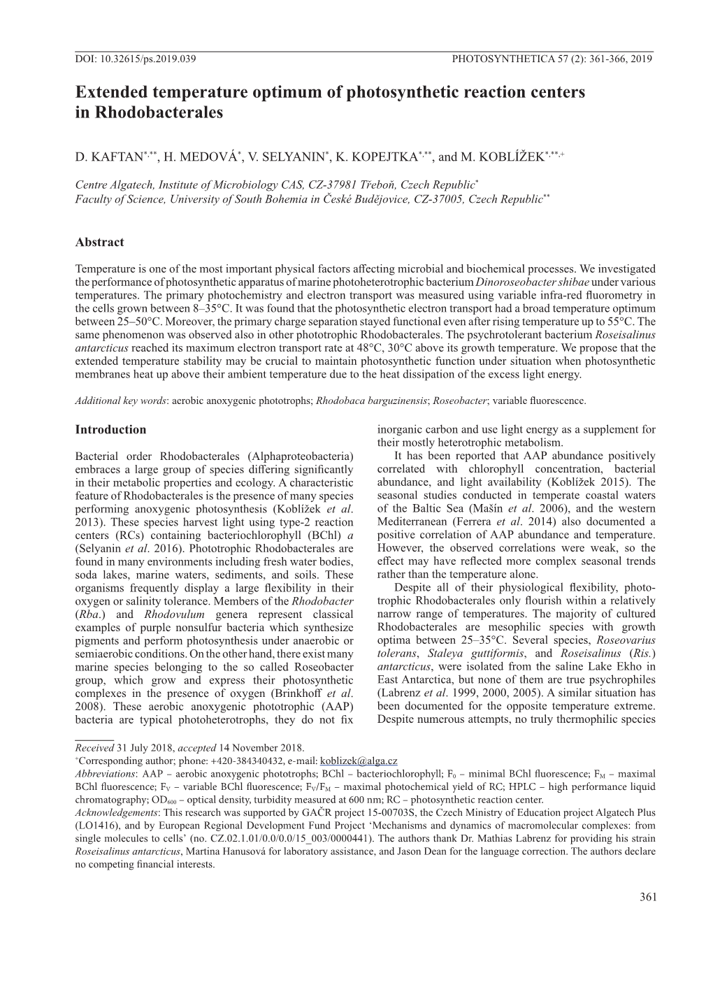 Extended Temperature Optimum of Photosynthetic Reaction Centers in Rhodobacterales