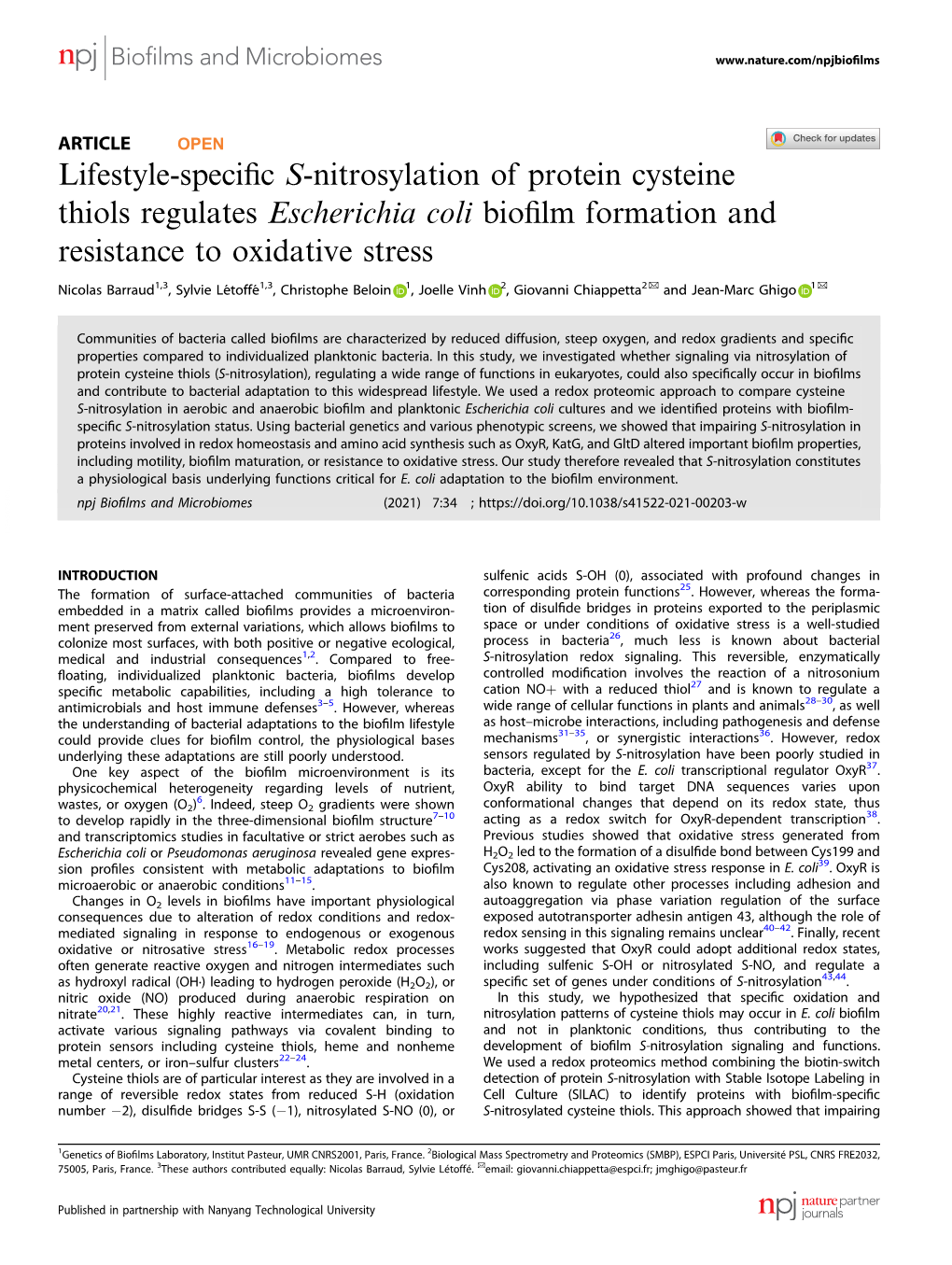 Lifestyle-Specific S-Nitrosylation of Protein Cysteine Thiols Regulates