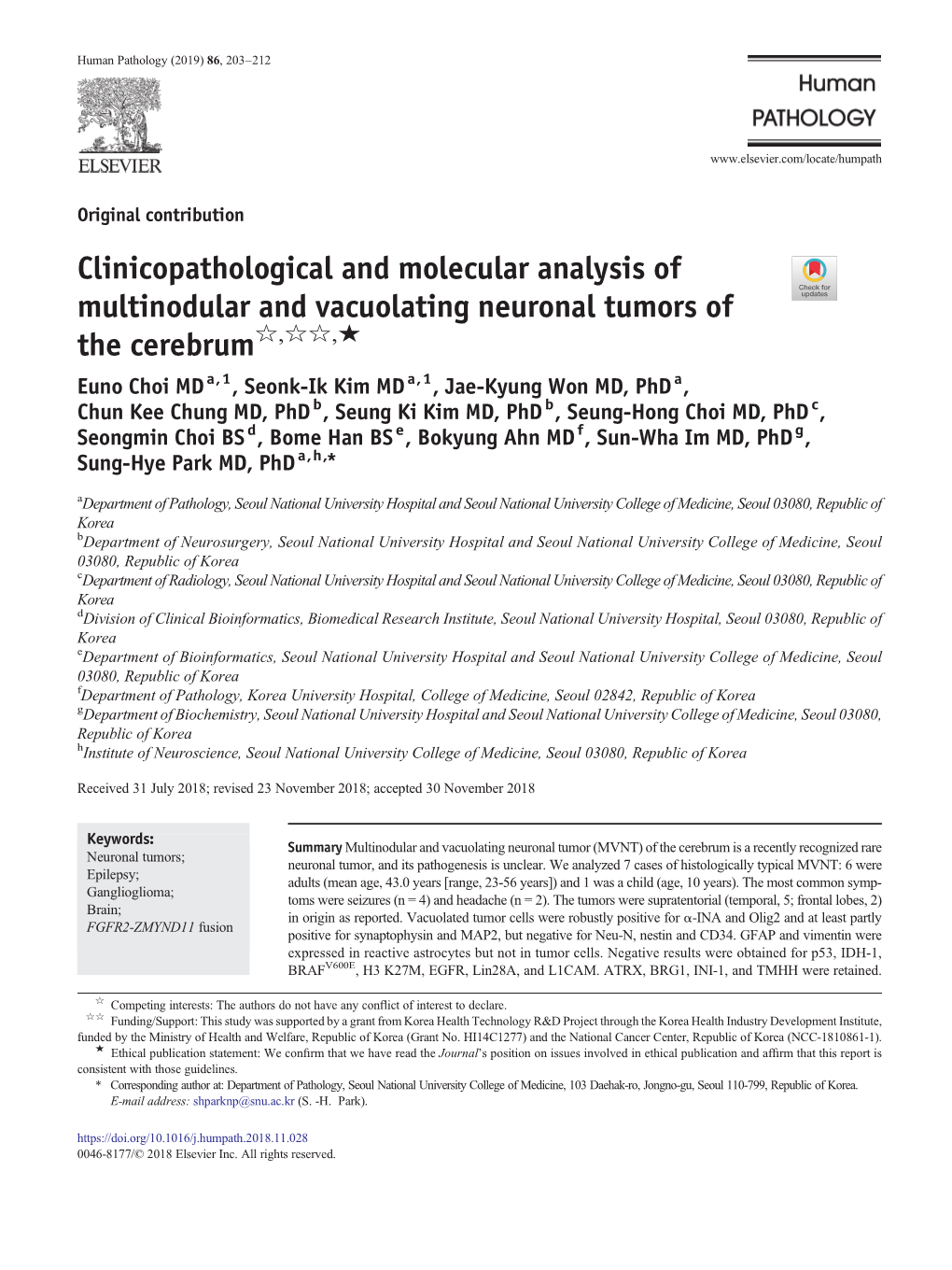 Clinicopathological and Molecular Analysis of Multinodular And